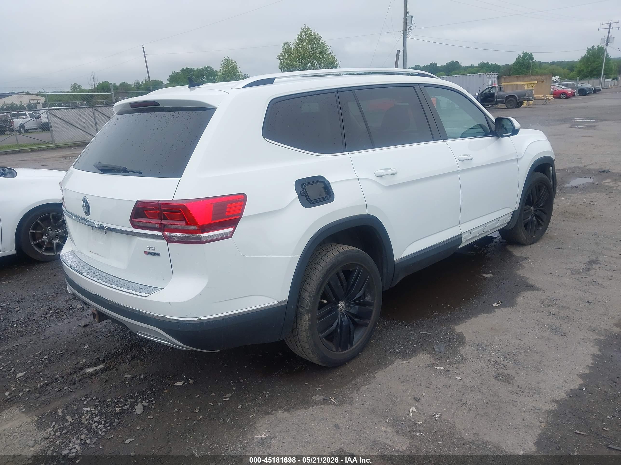 2018 Volkswagen Atlas 3.6l V6 Sel White vin: 1V2MR2CA1JC581661