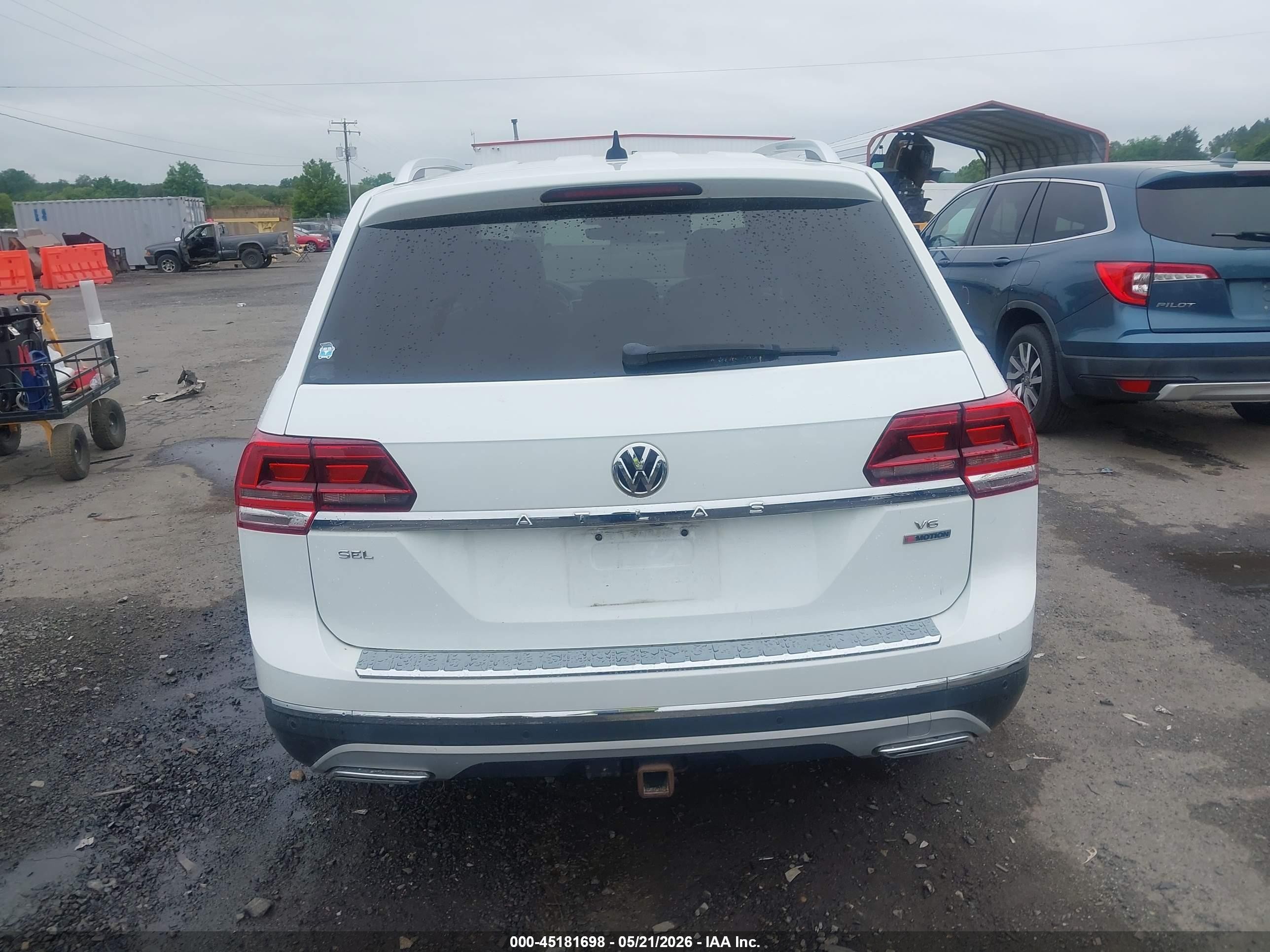 2018 Volkswagen Atlas 3.6l V6 Sel White vin: 1V2MR2CA1JC581661