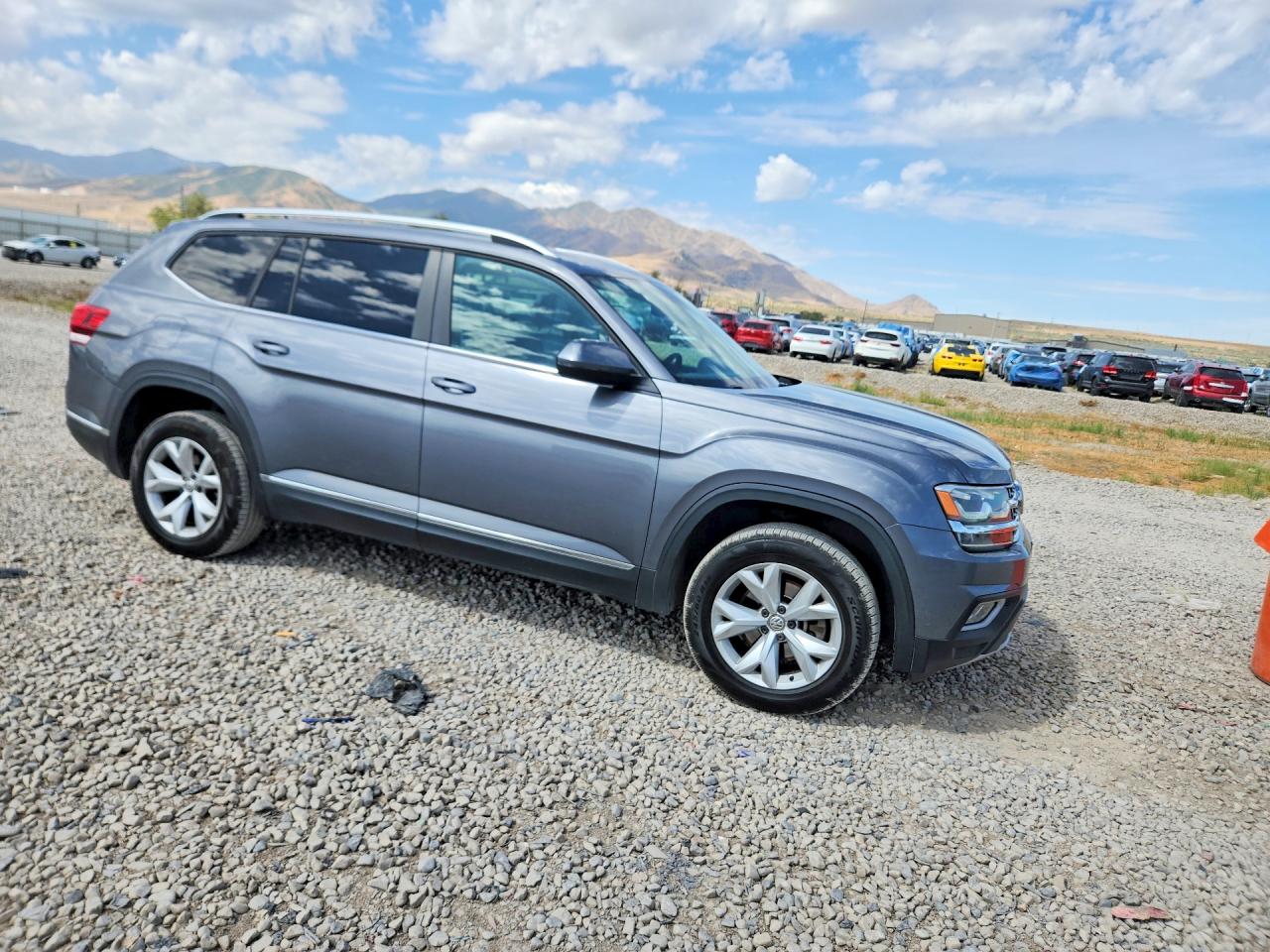 2018 Volkswagen Atlas Sel Серый vin: 1V2MR2CA7JC571698