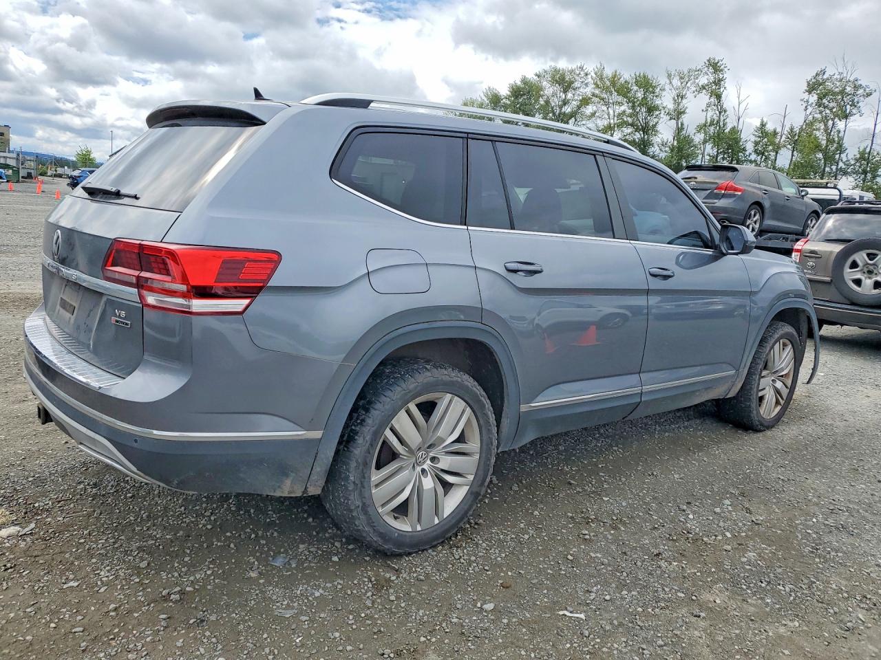 2019 Volkswagen Atlas Sel Gray vin: 1V2MR2CA9KC546674