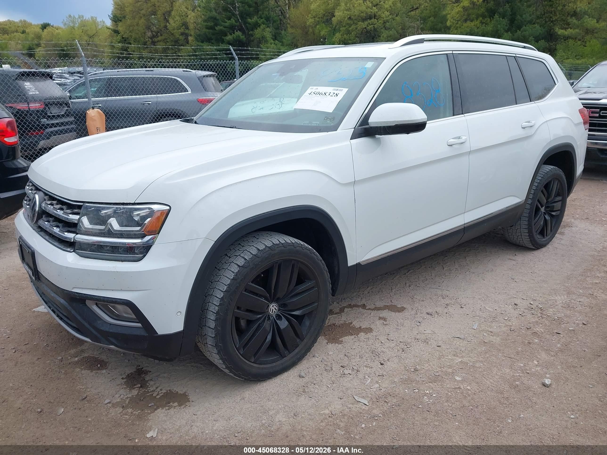 2018 Volkswagen Atlas 3.6l V6 Sel Premium White vin: 1V2NR2CA0JC553676