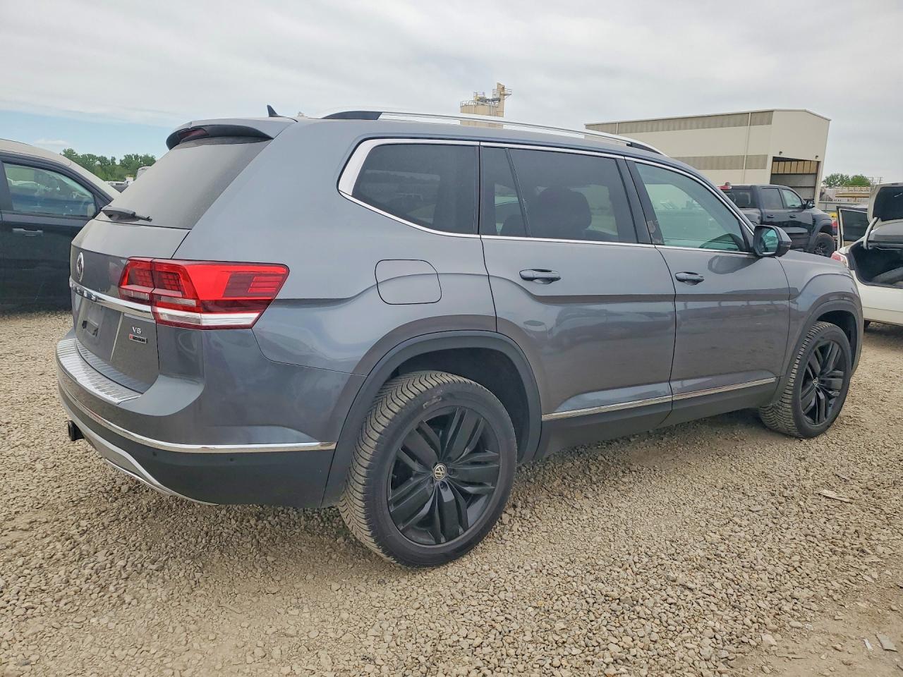 2019 Volkswagen Atlas Sel Premium Gray vin: 1V2NR2CA3KC621390