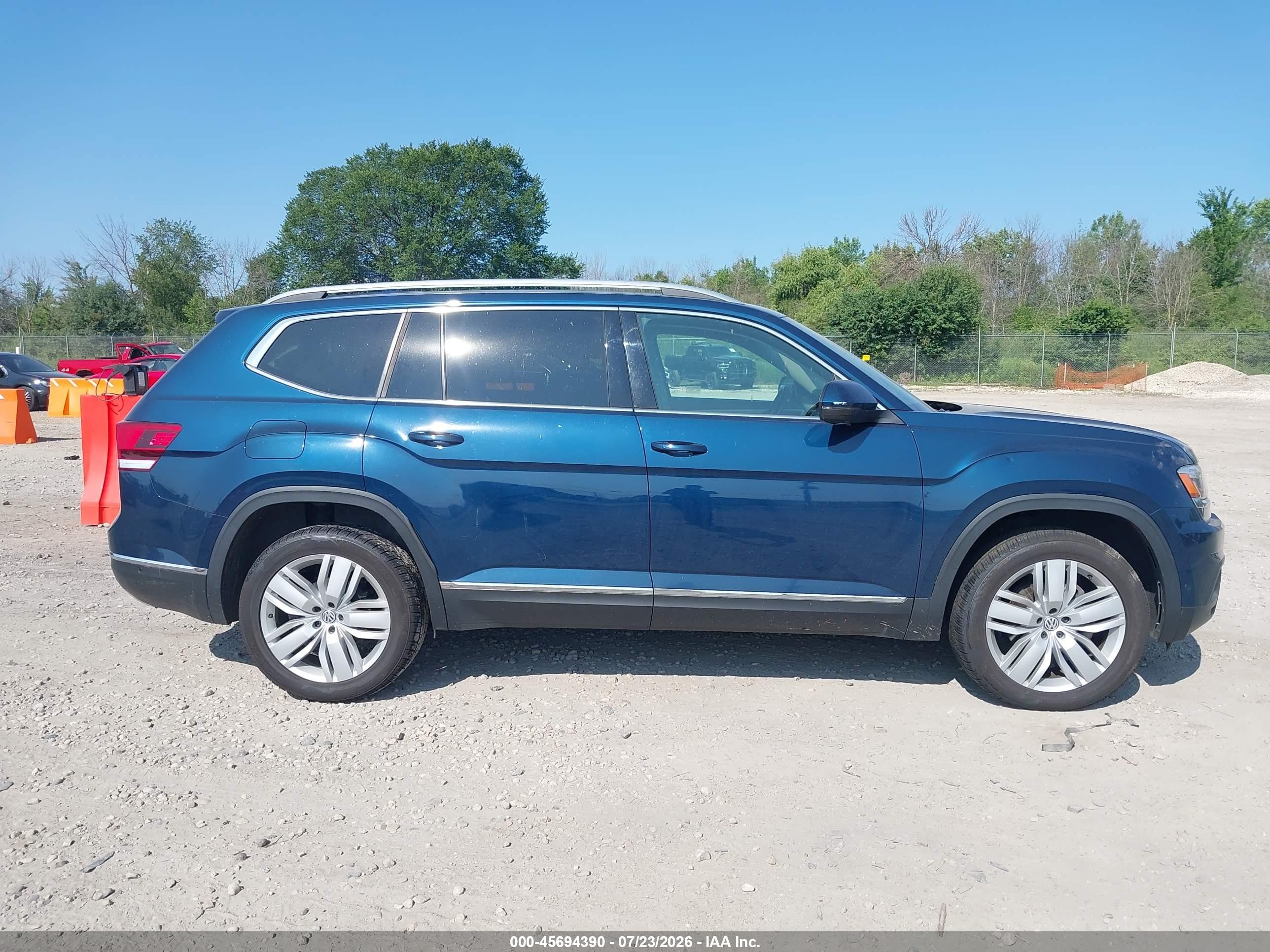 2019 Volkswagen Atlas 3.6l V6 Sel Premium Turquoise vin: 1V2NR2CA4KC610799