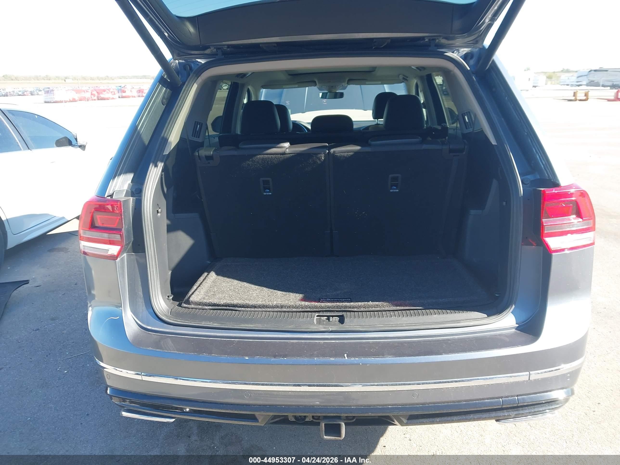 2018 Volkswagen Atlas 3.6l V6 Sel Серый vin: 1V2RR2CA9JC562698
