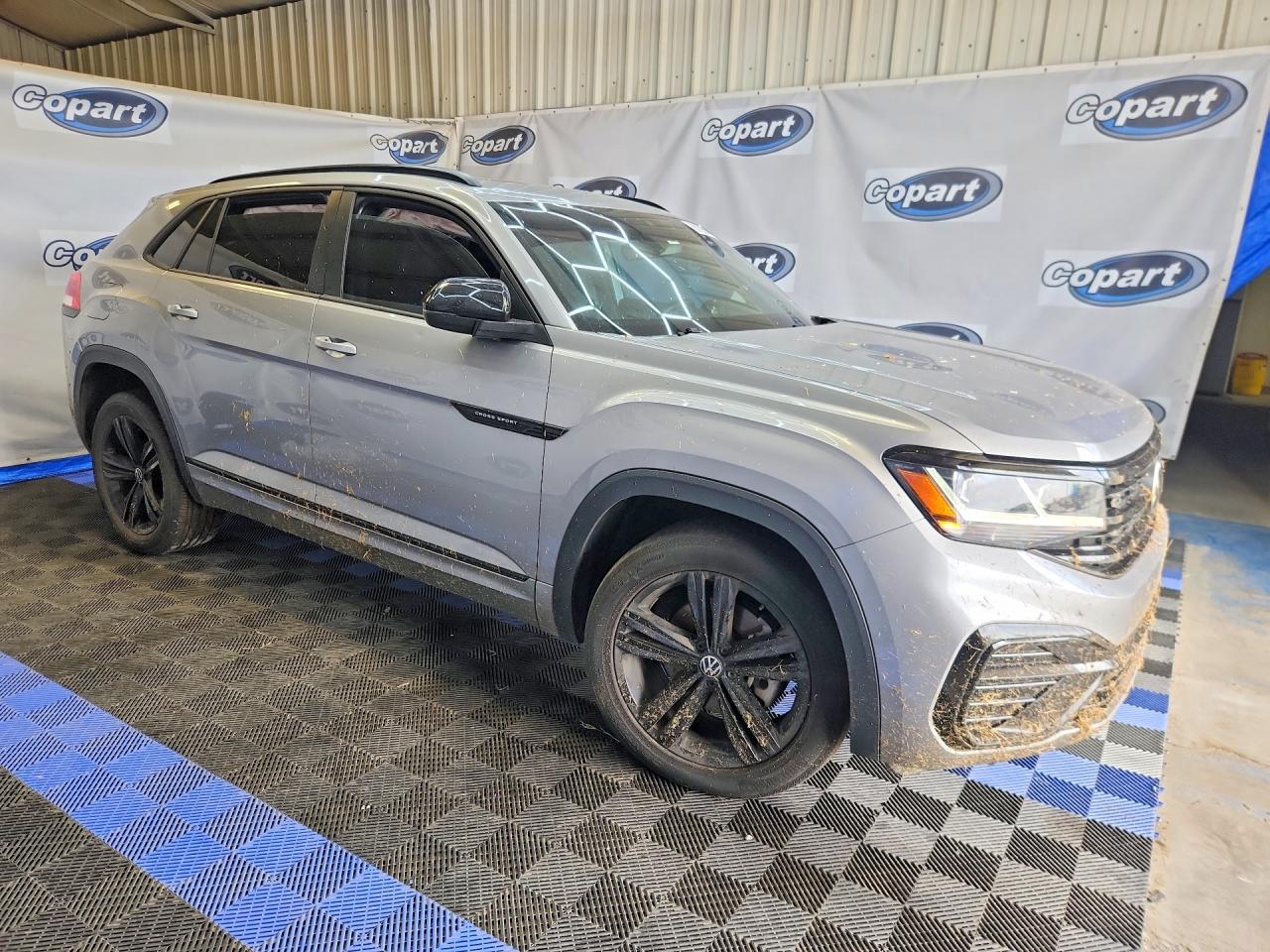 2023 Volkswagen Atlas Cross Sport Sel R-line Серебряный vin: 1V2SC2CA4PC212228