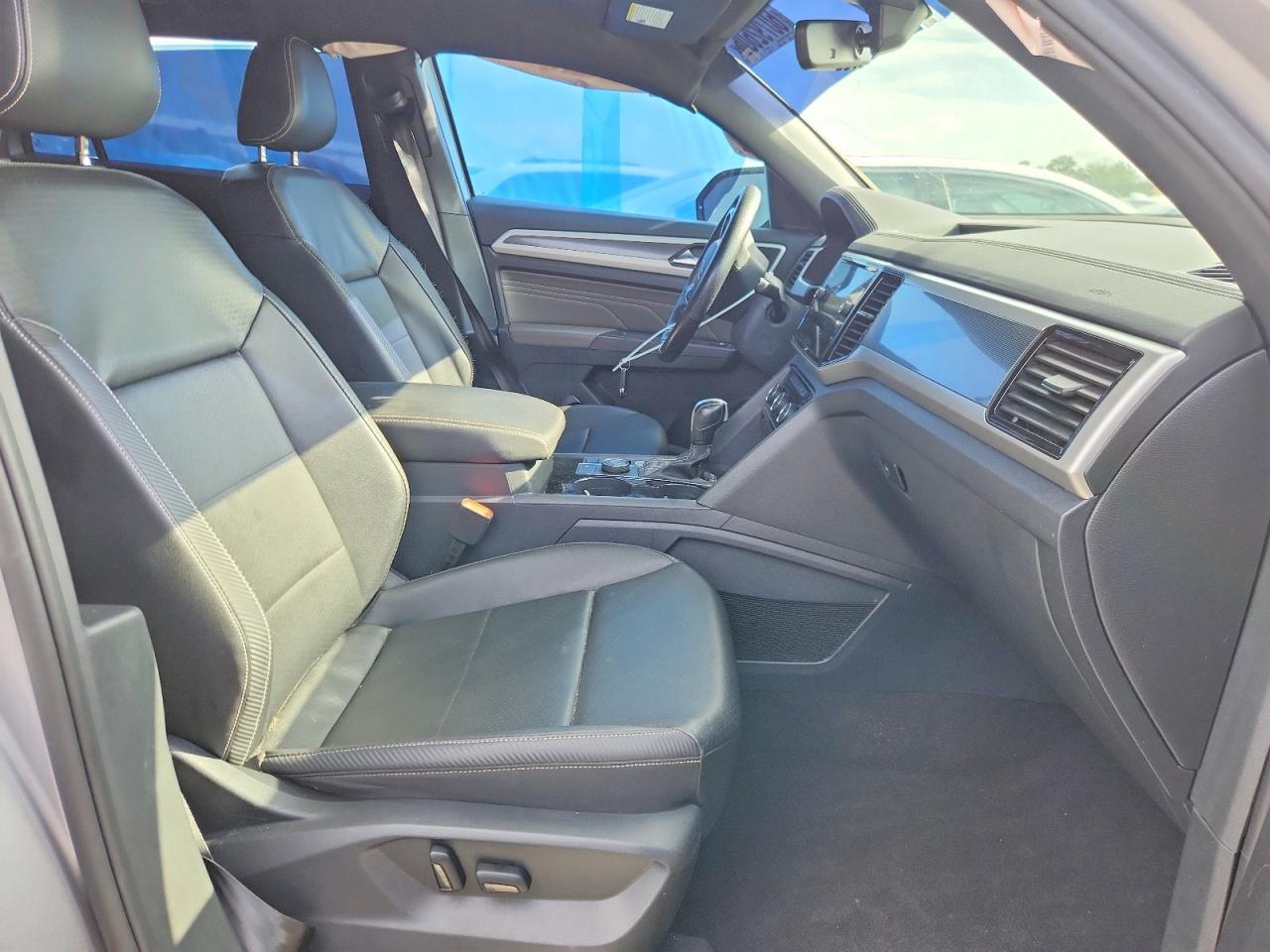 2023 Volkswagen Atlas Cross Sport Sel R-line Серебряный vin: 1V2SC2CA4PC212228
