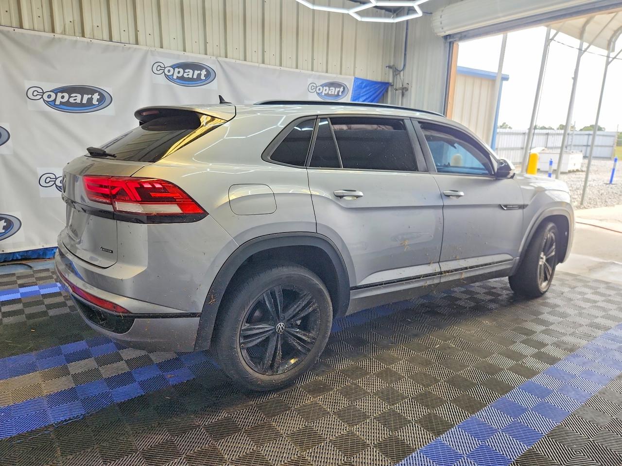 2023 Volkswagen Atlas Cross Sport Sel R-line Серебряный vin: 1V2SC2CA4PC212228