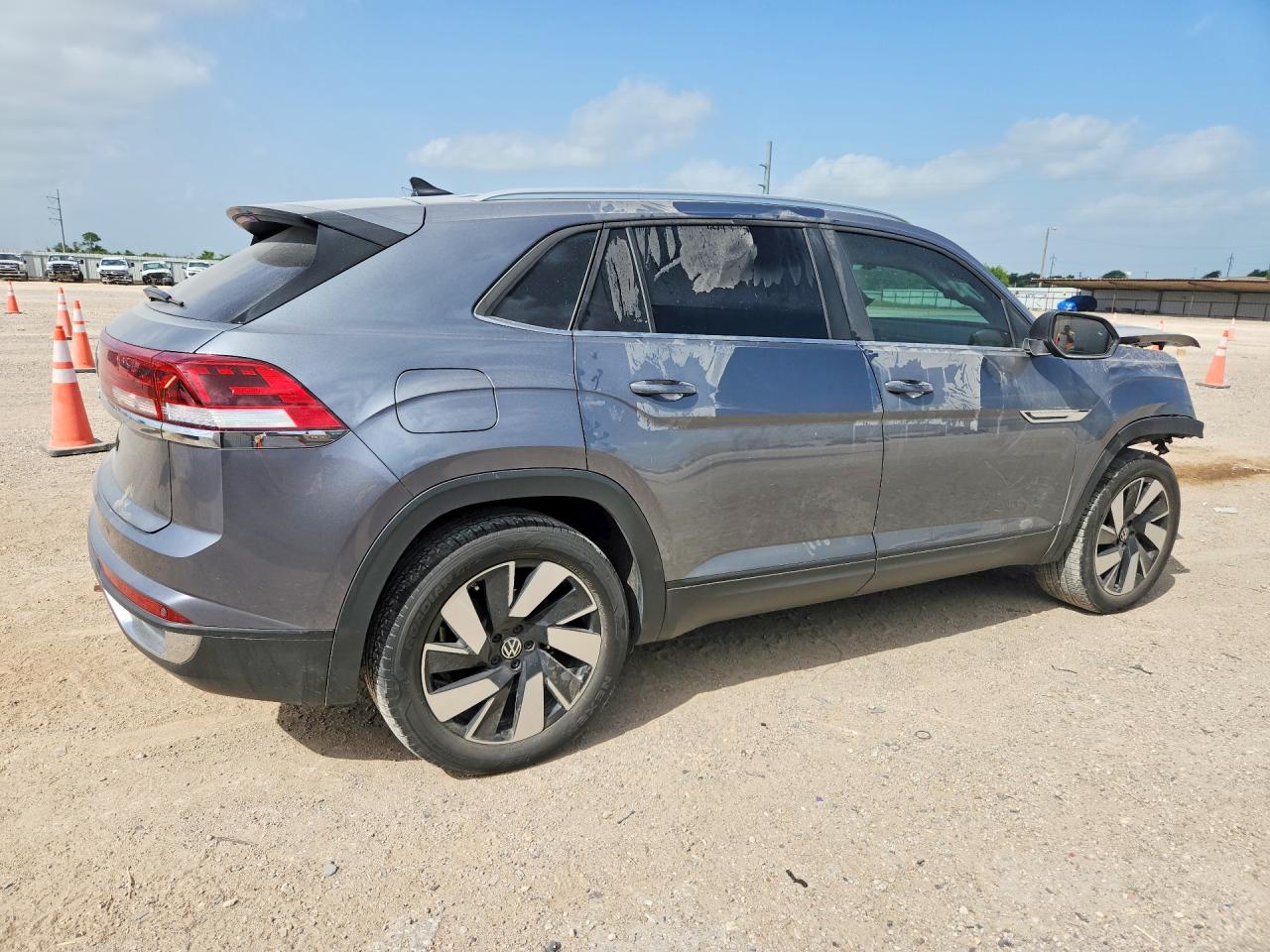 2024 Volkswagen Atlas Cross Sport Se Silver vin: 1V2WE2CA7RC221603