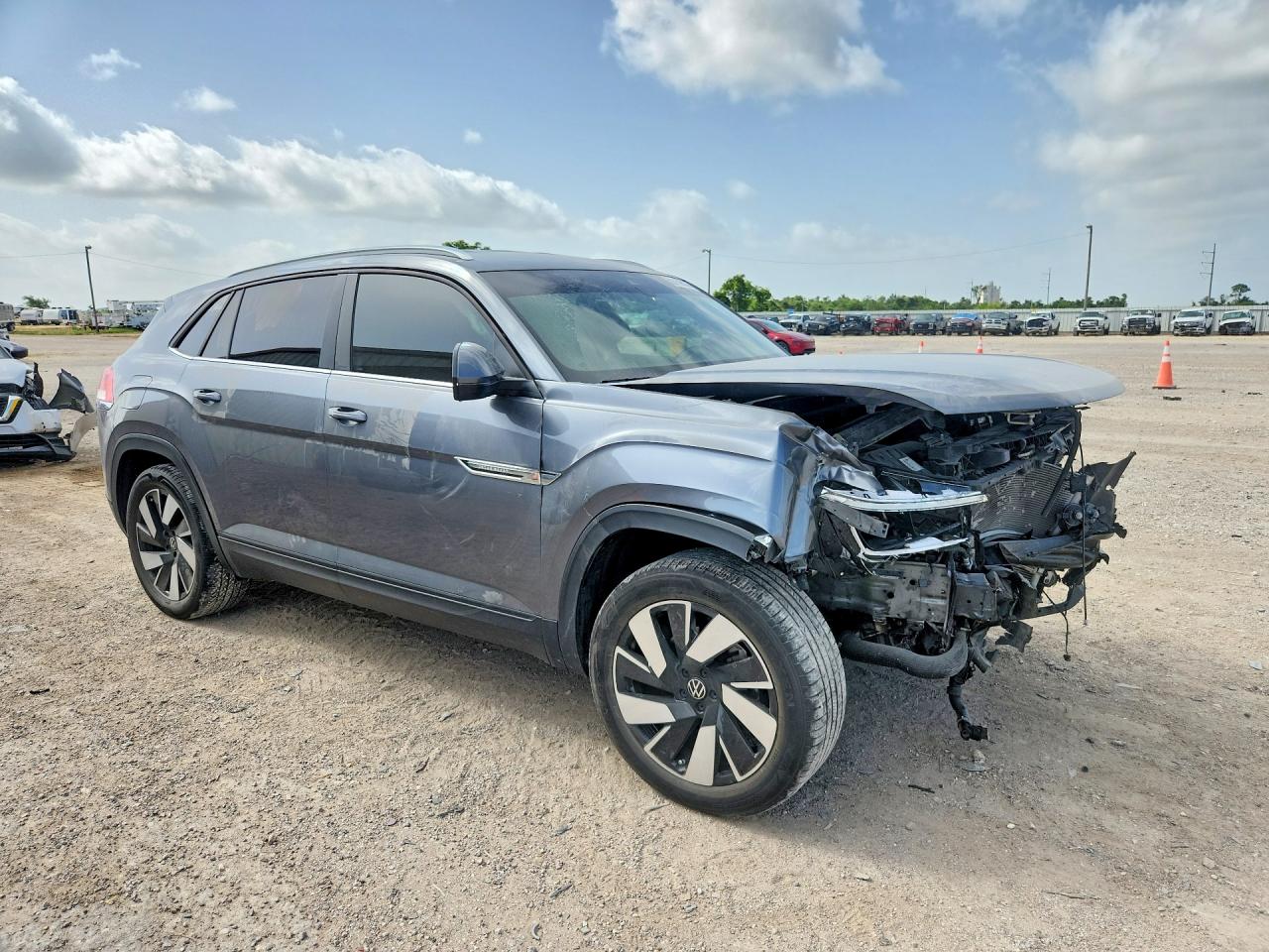 2024 Volkswagen Atlas Cross Sport Se Silver vin: 1V2WE2CA7RC221603