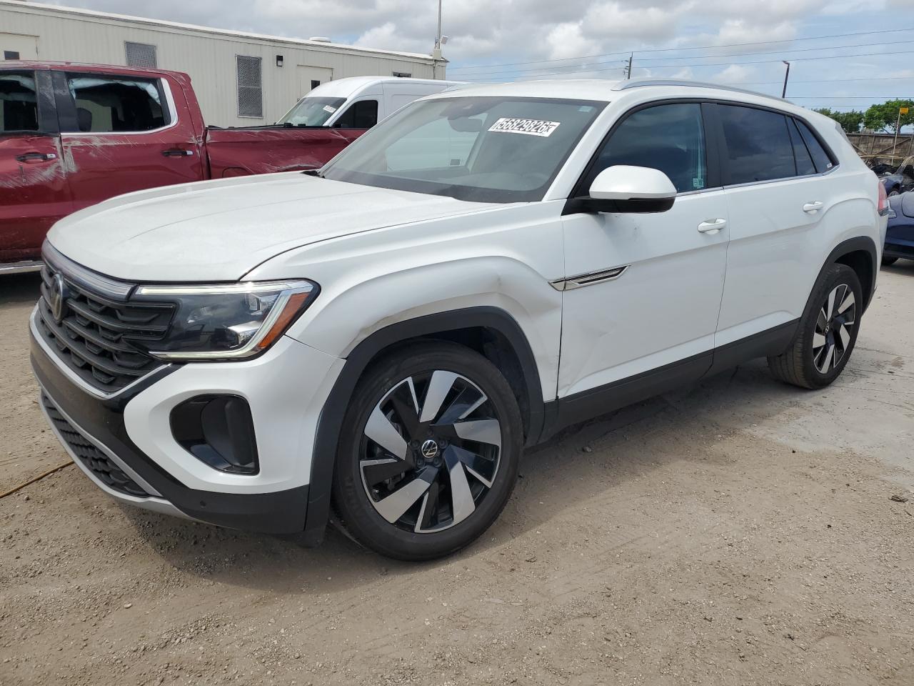 2025 Volkswagen Atlas Cross Sport Se Белый vin: 1V2WE2CAXSC201092 Damage: Left Front Fender, Dent(S) W/ Paint Dmg, > 12 Inches