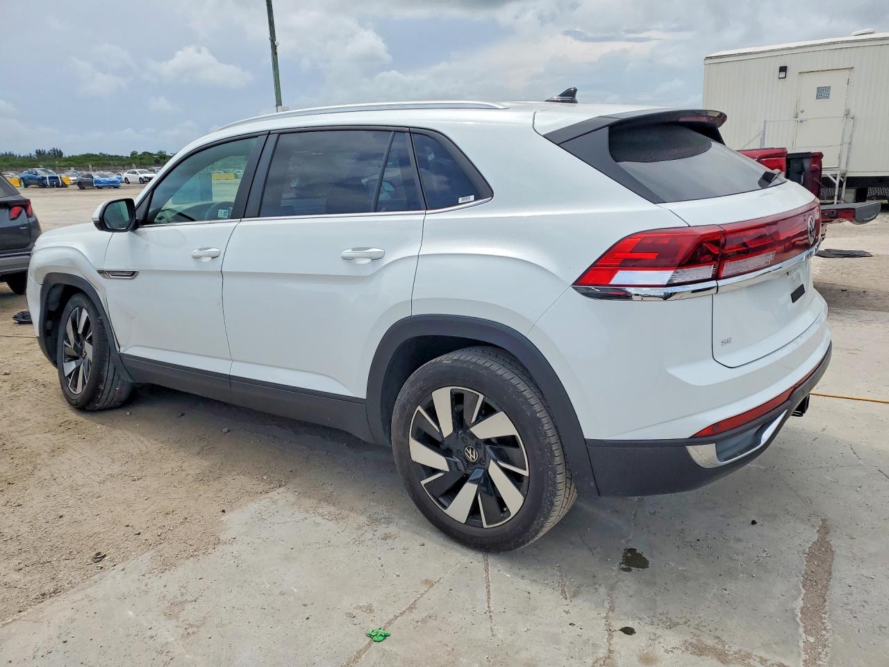 2025 Volkswagen Atlas Cross Sport Se Белый vin: 1V2WE2CAXSC201092
