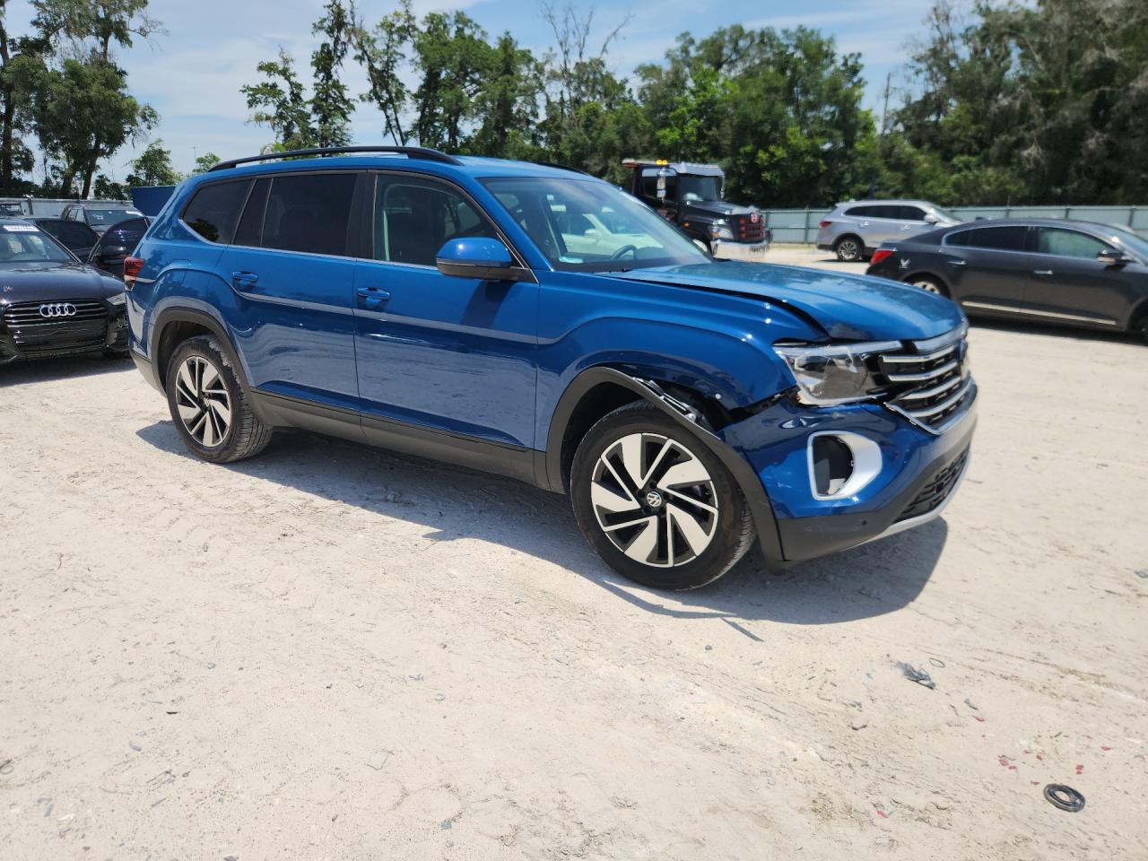 2026 Volkswagen Atlas Se Blue vin: 1V2WN2CA4TC554624 Damage: Right Head Lamp, Broken, Replacement Required