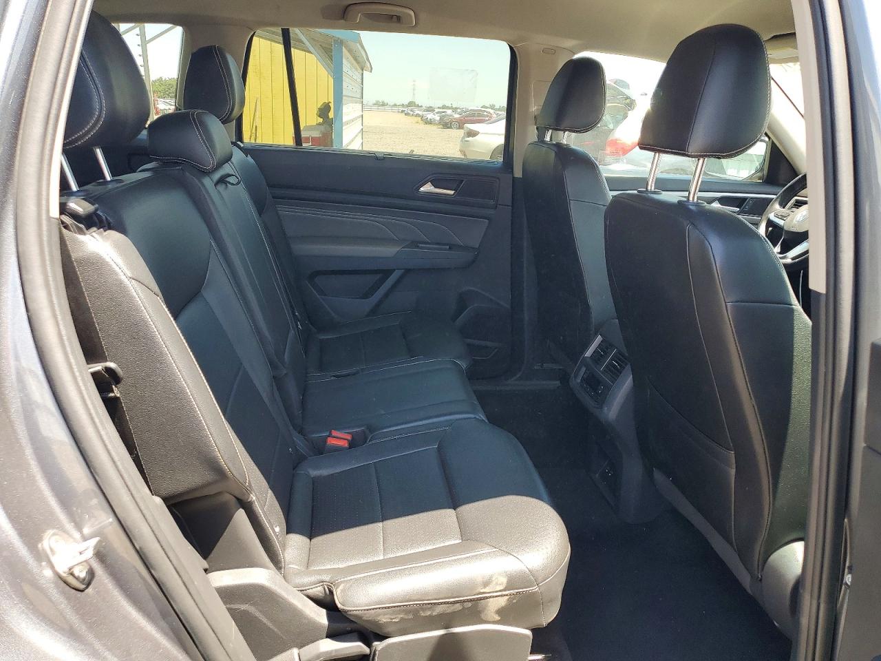 2021 Volkswagen Atlas Se Gray vin: 1V2WR2CA0MC573936