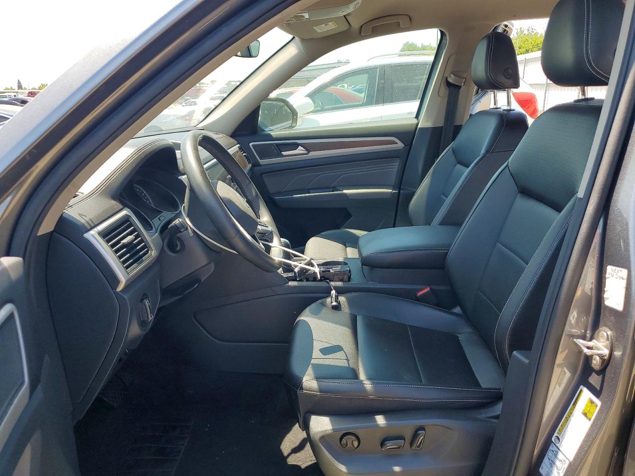 2021 Volkswagen Atlas Se Gray vin: 1V2WR2CA0MC573936