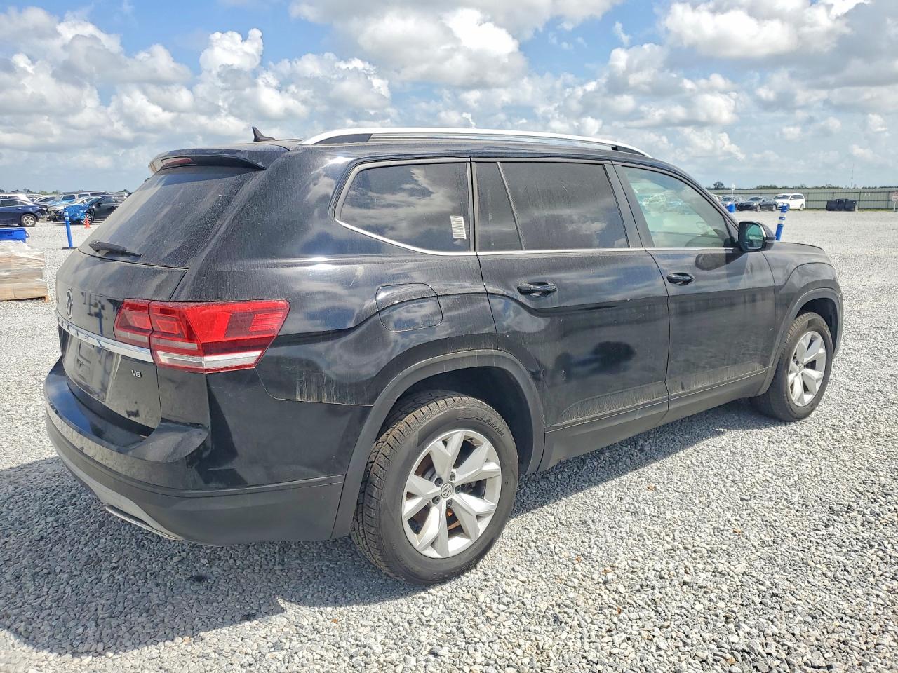 2019 Volkswagen Atlas Se Черный vin: 1V2WR2CA2KC558495