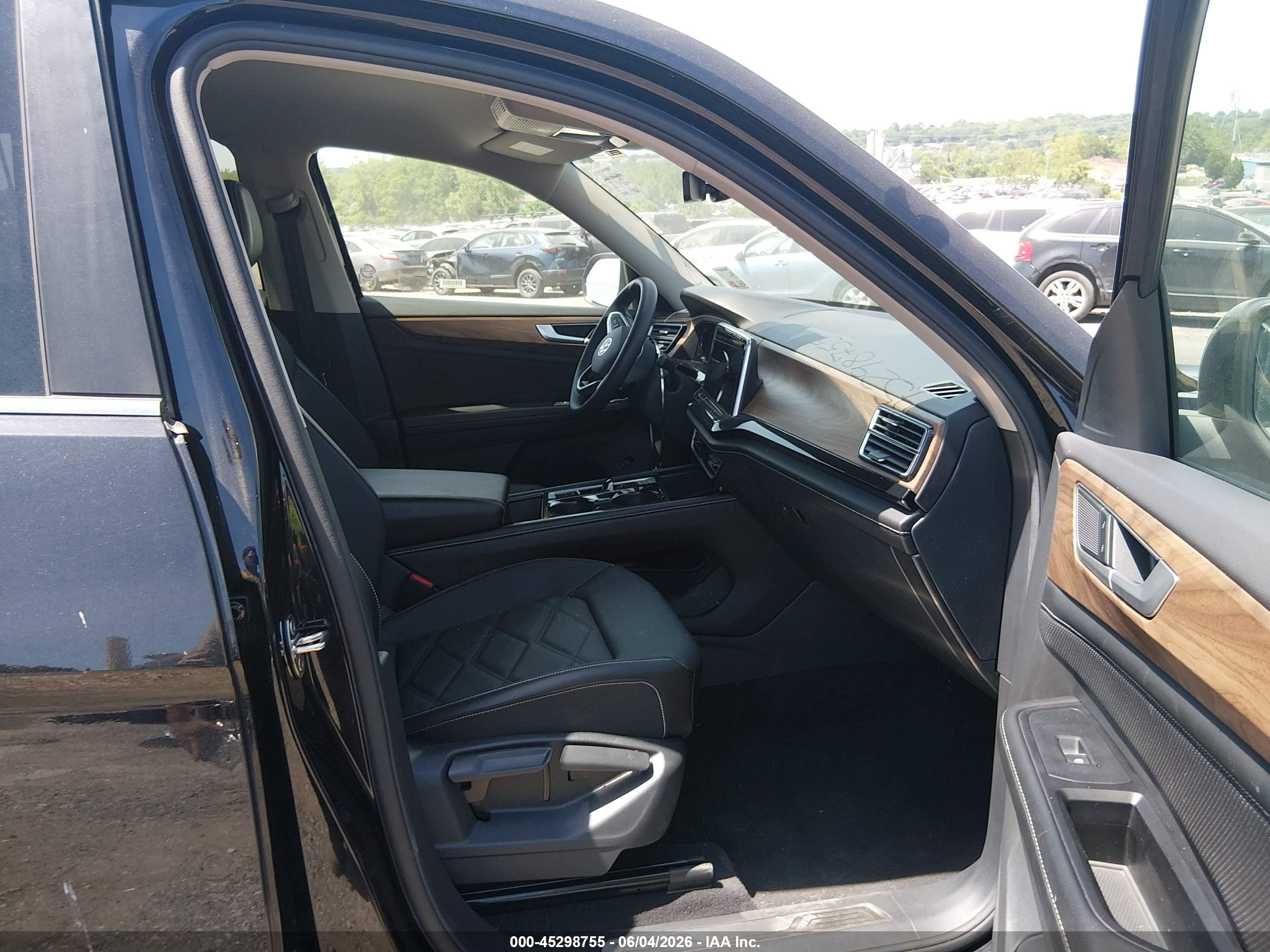 2024 Volkswagen Atlas 2.0t Se W/technology Black vin: 1V2WR2CA5RC570070