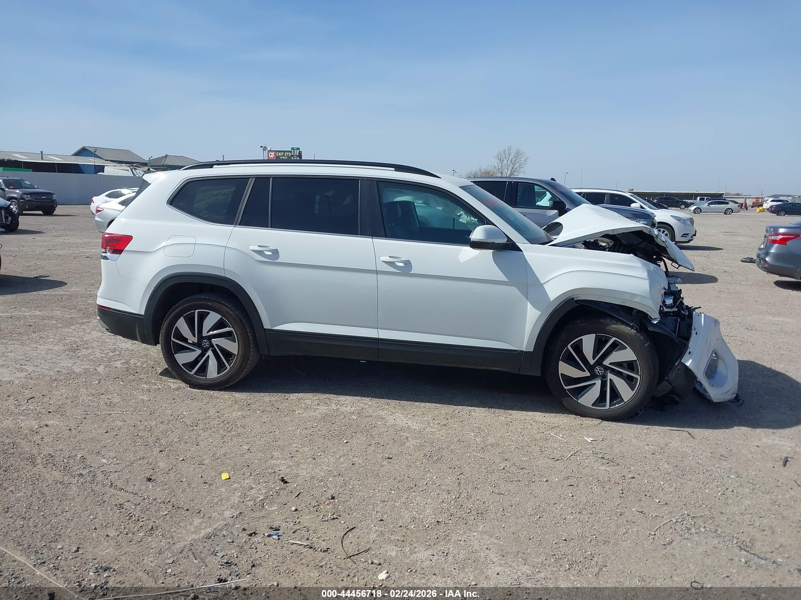 2024 Volkswagen Atlas 2.0t Se W/technology Белый vin: 1V2WR2CA5RC613273