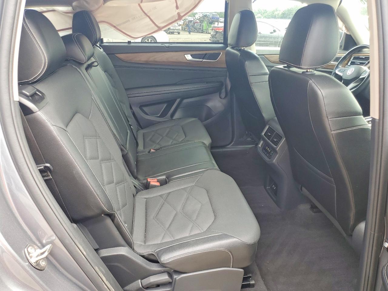 2024 Volkswagen Atlas Se Gray vin: 1V2WR2CA6RC537174