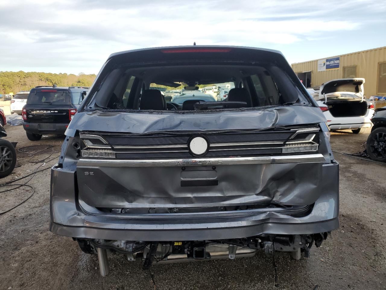 2025 Volkswagen Atlas Se Gray vin: 1V2WR2CA9SC506796 Damage: Right Tail Light, Missing, Replacement Required
