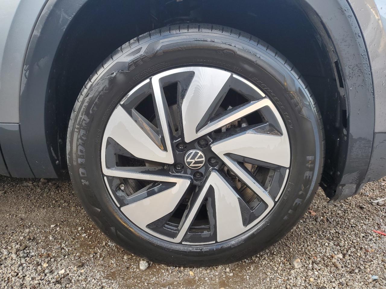 2025 Volkswagen Atlas Se Gray vin: 1V2WR2CA9SC506796 Damage: Right Front Tire, Cut, Replacement Required