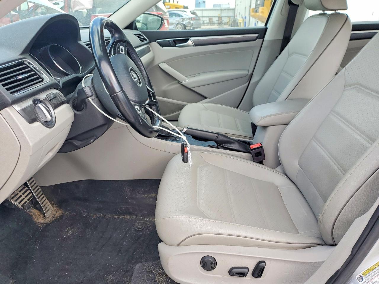 2018 Volkswagen Passat S Серебряный vin: 1VWAA7A31JC023044