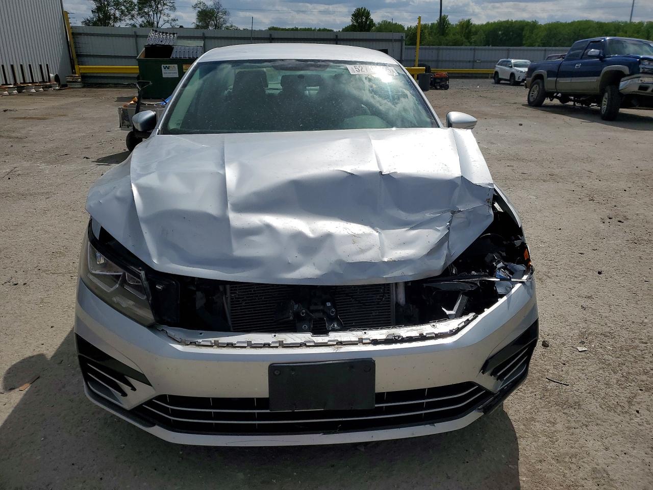 2018 Volkswagen Passat S Серебряный vin: 1VWAA7A31JC023044