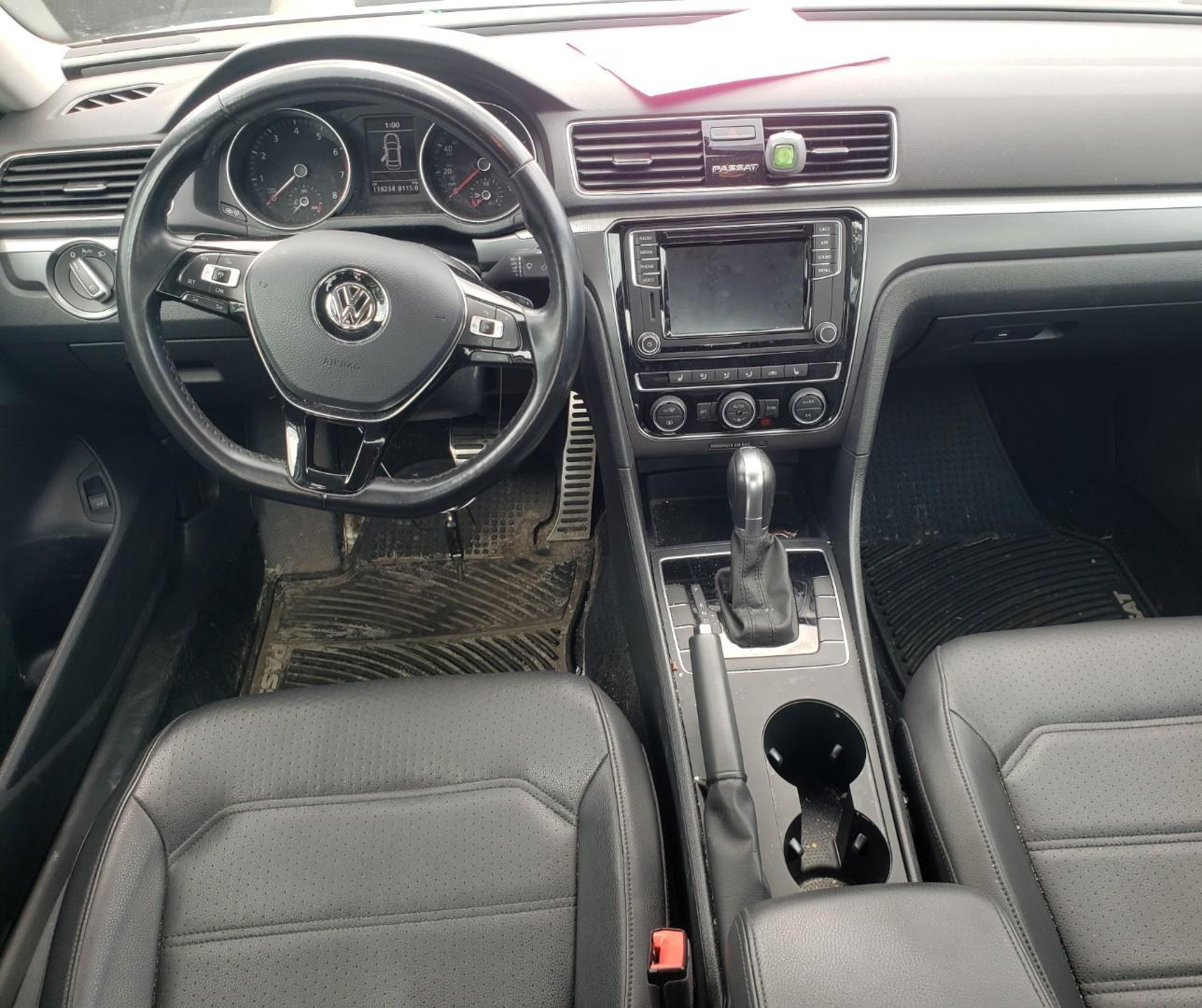 2018 Volkswagen Passat S/r-line vin: 1VWAA7A31JC028793