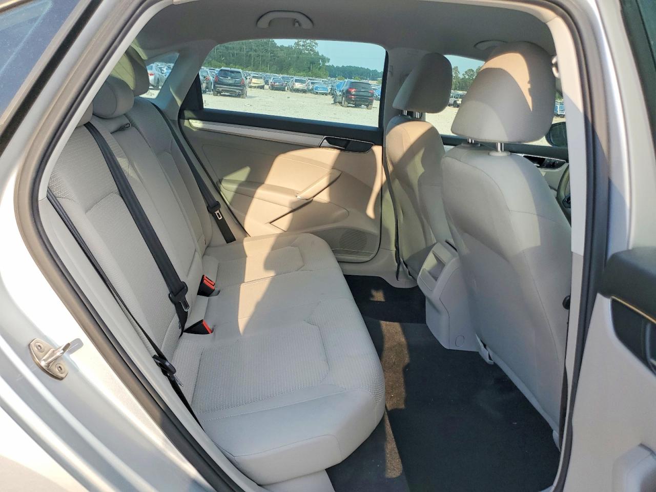 2018 Volkswagen Passat S Silver vin: 1VWAA7A32JC033372
