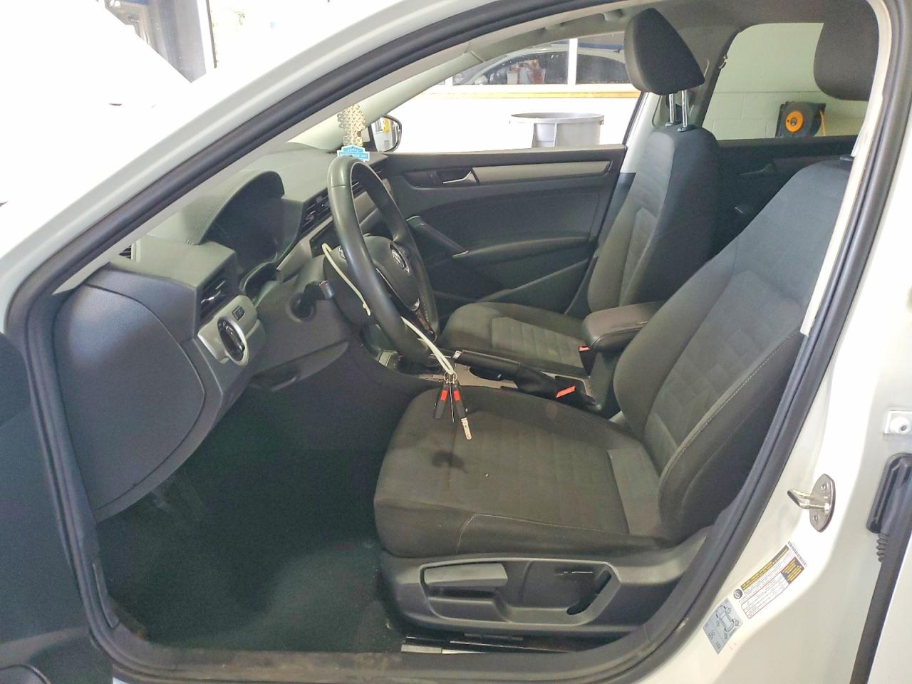 2021 Volkswagen Passat S White vin: 1VWAA7A33MC006993