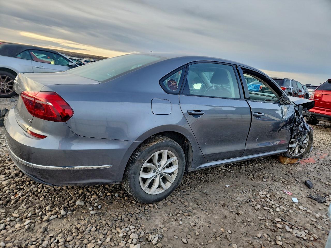 2018 Volkswagen Passat S Gray vin: 1VWAA7A35JC024388