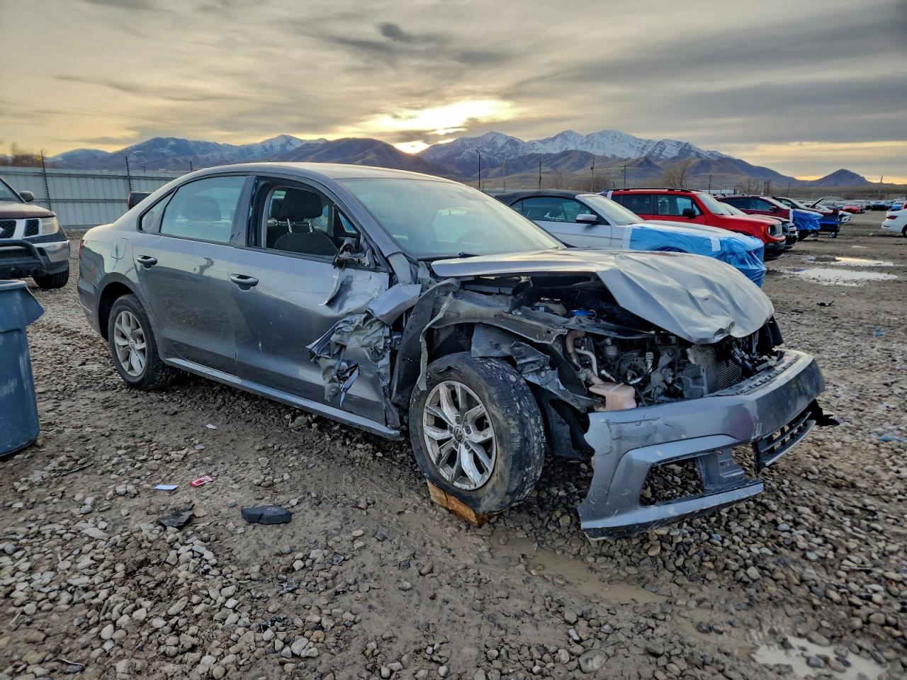 2018 Volkswagen Passat S Gray vin: 1VWAA7A35JC024388