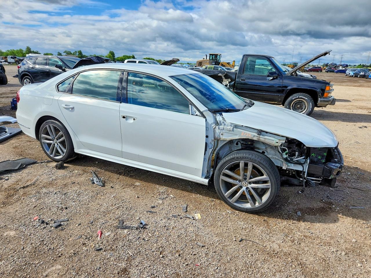 2018 Volkswagen Passat S Белый vin: 1VWAA7A36JC010239