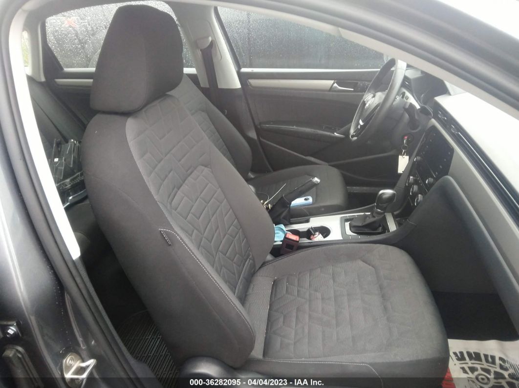 2021 Volkswagen Passat 2.0t S Серый vin: 1VWAA7A36MC004297