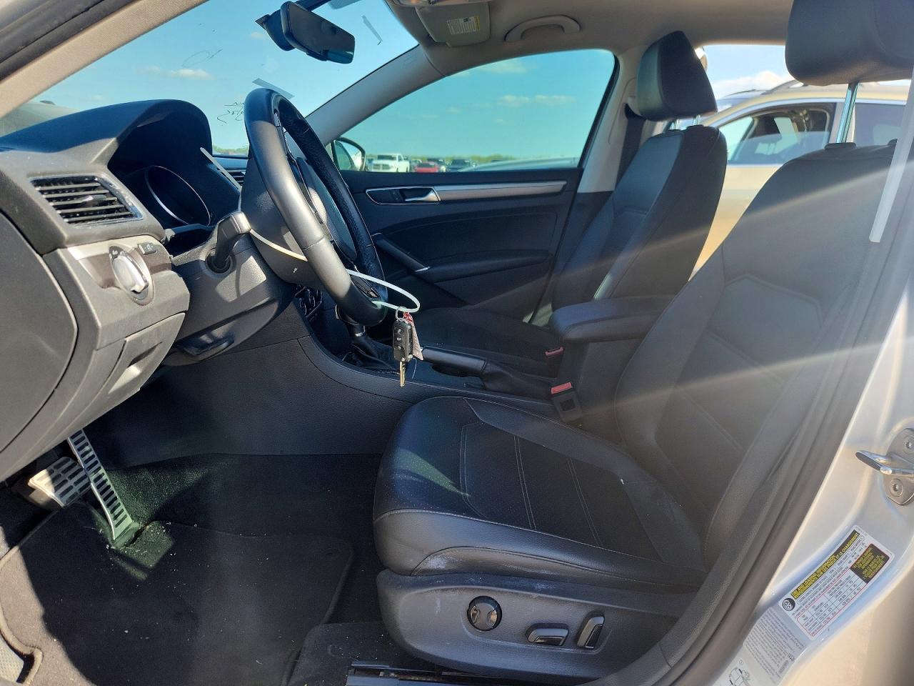 2018 Volkswagen Passat S Серебряный vin: 1VWAA7A37JC015160