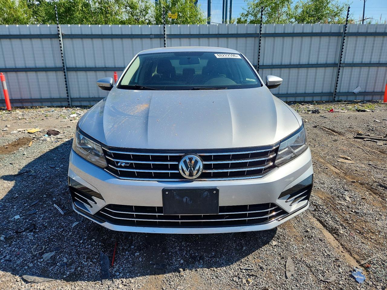 2018 Volkswagen Passat S Silver vin: 1VWAA7A37JC030645
