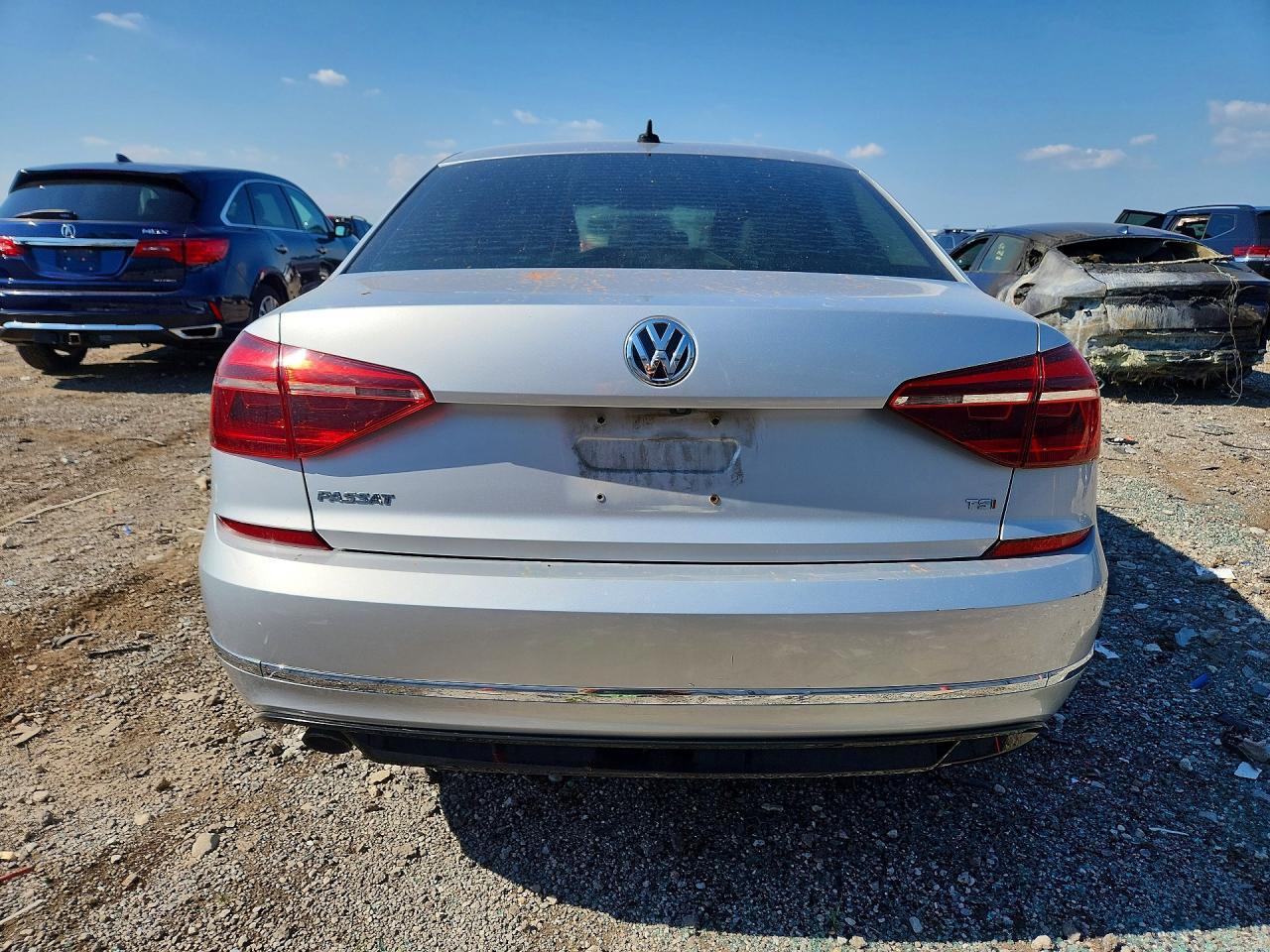 2018 Volkswagen Passat S Silver vin: 1VWAA7A37JC030645