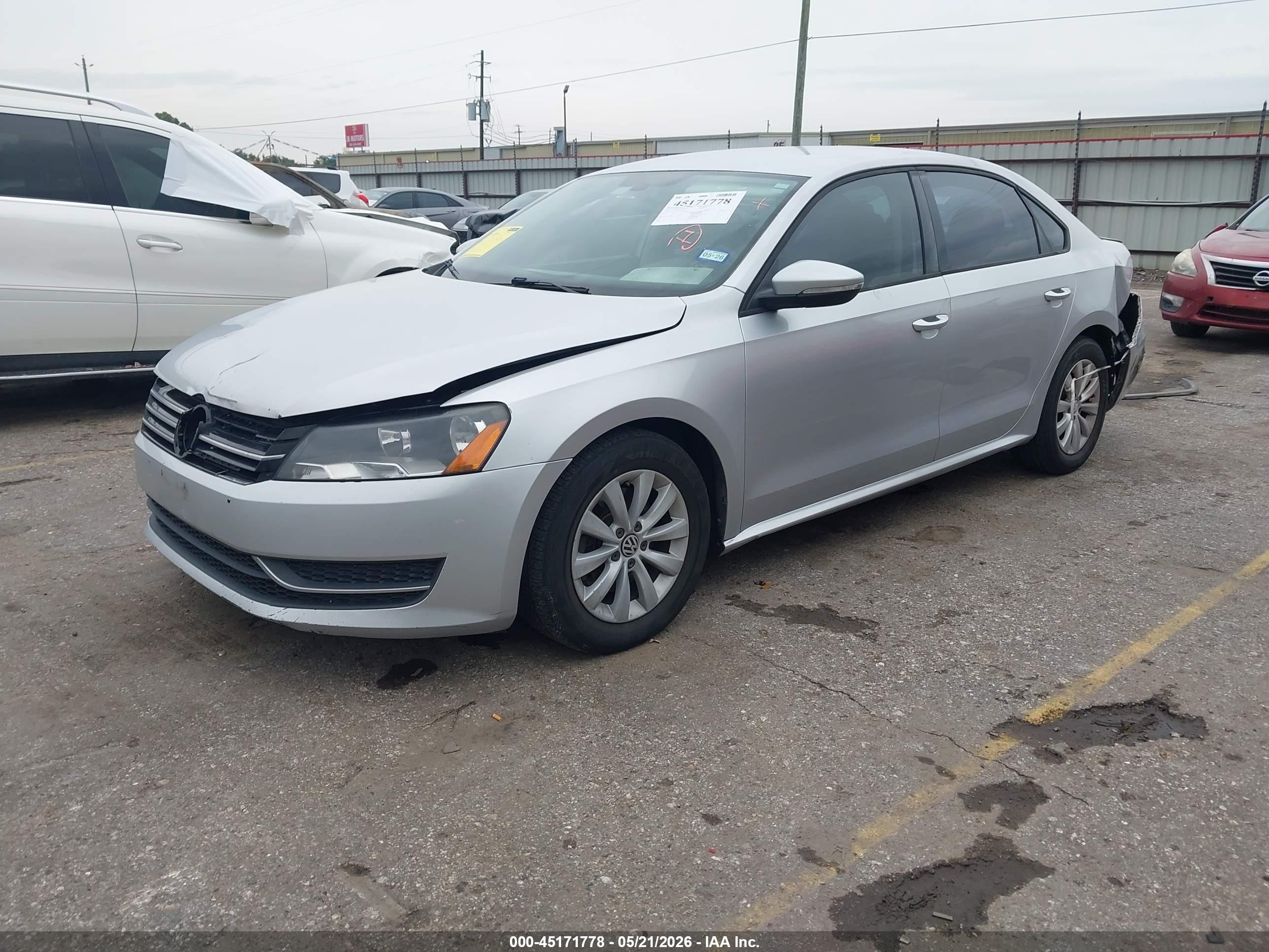 2012 Volkswagen Passat 2.5l S Серебряный vin: 1VWAH7A30CC025592