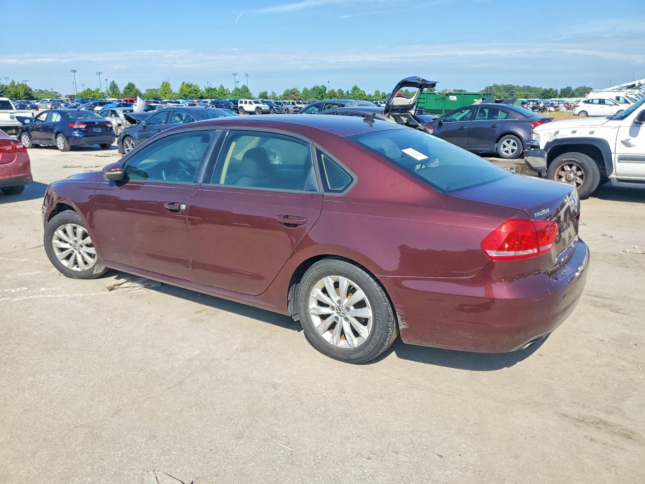 2012 Volkswagen Passat S Burgundy vin: 1VWAH7A30CC039119