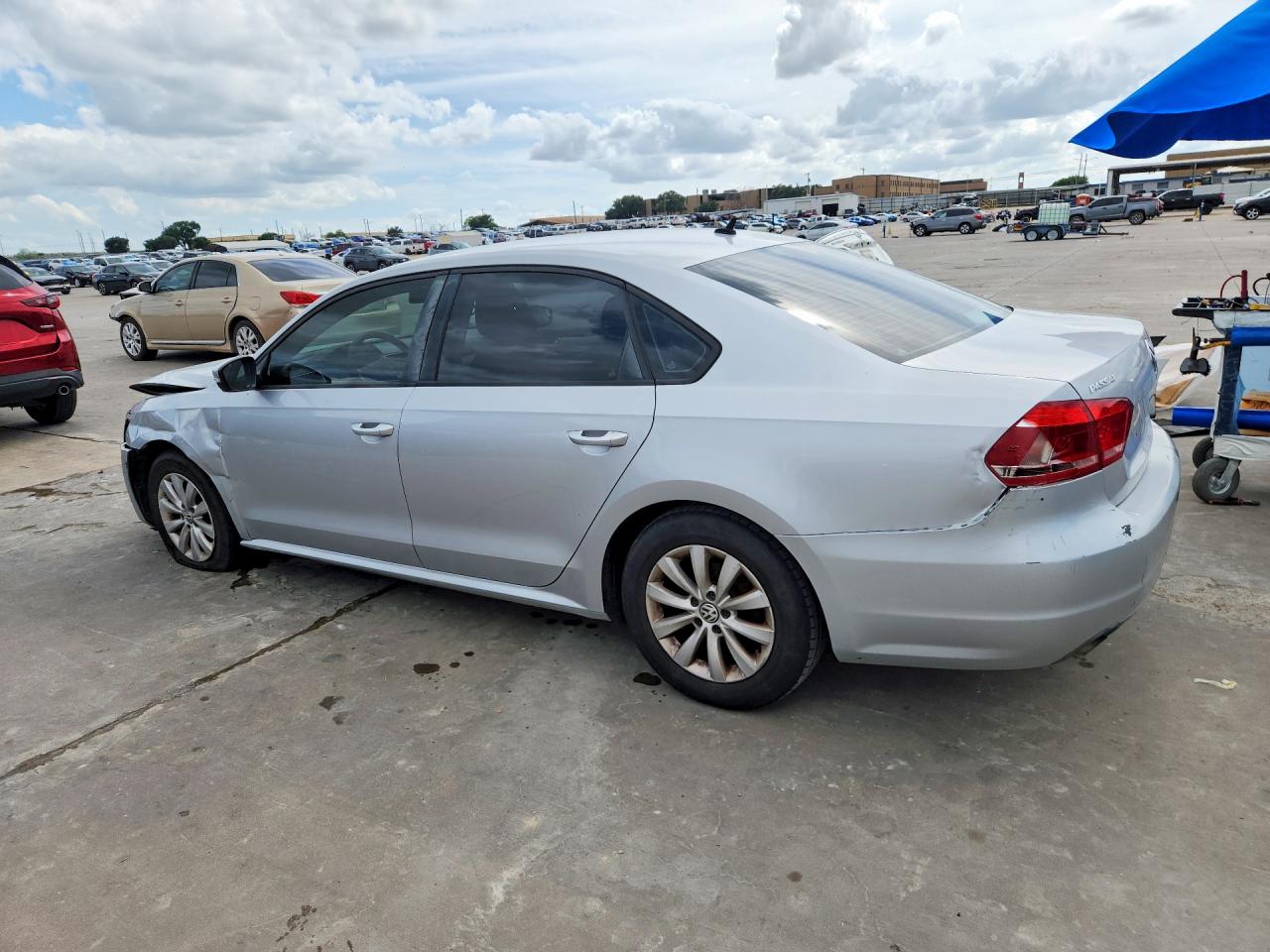2013 Volkswagen Passat S Silver vin: 1VWAH7A30DC018563