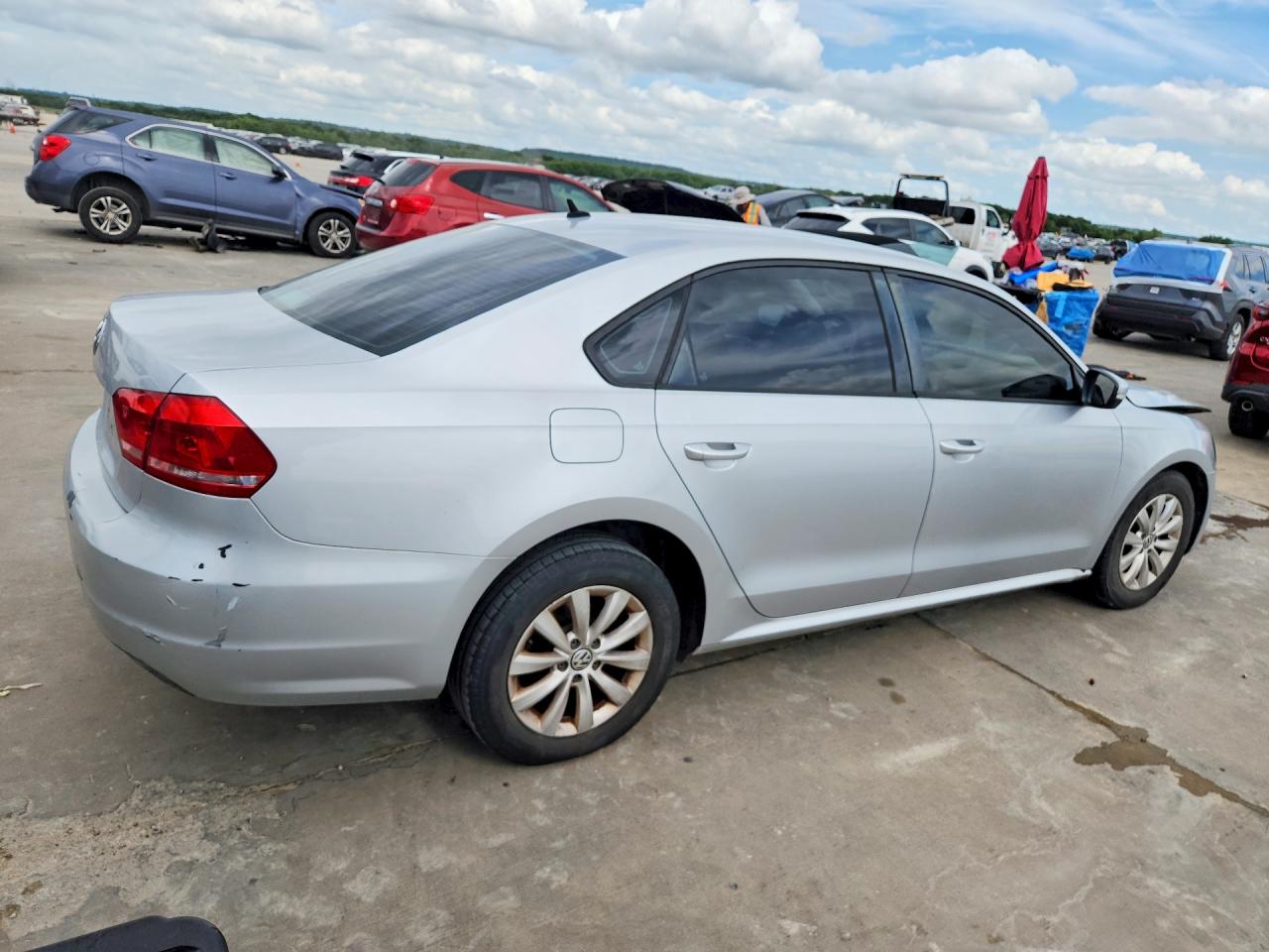 2013 Volkswagen Passat S Silver vin: 1VWAH7A30DC018563