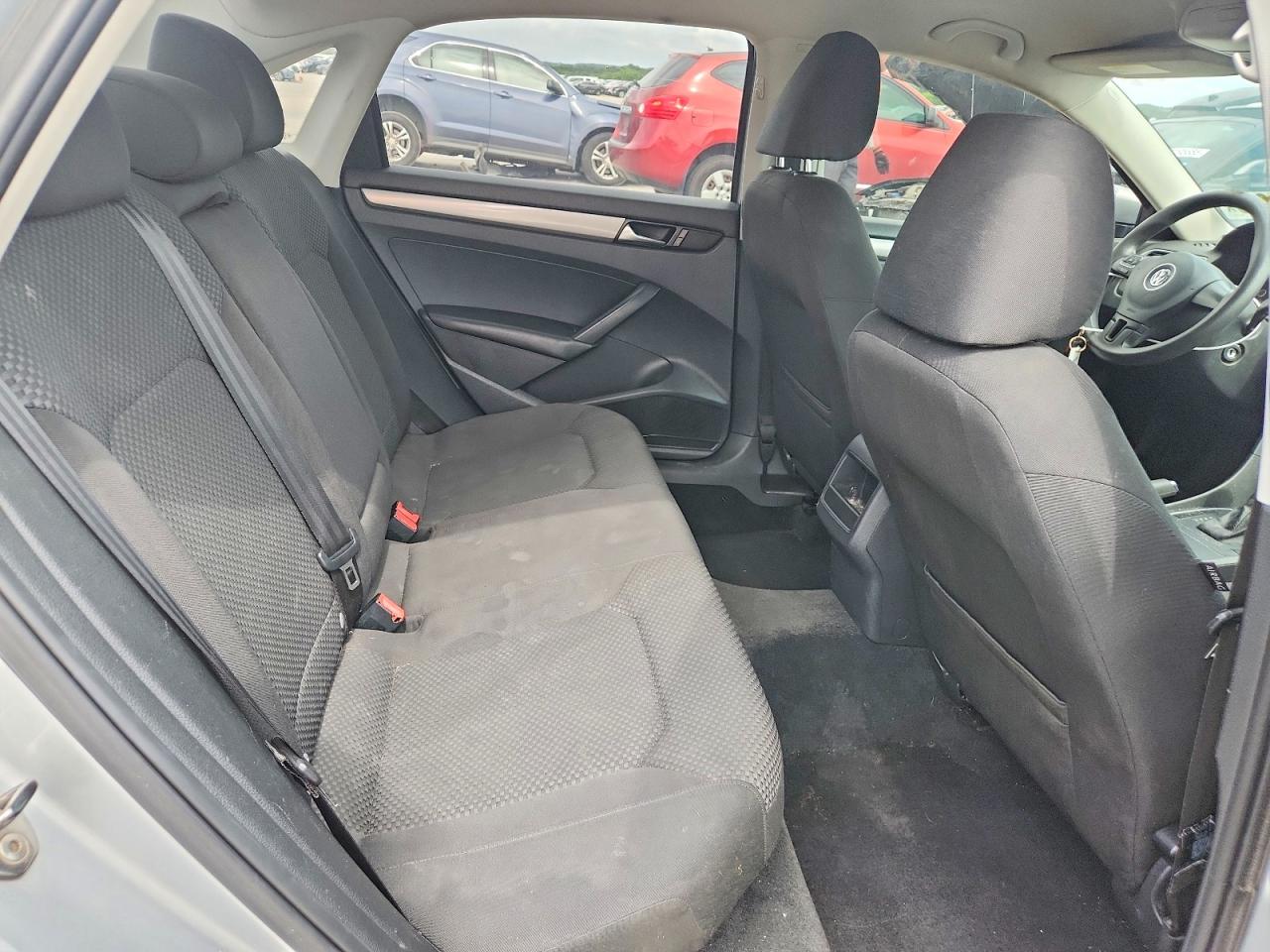 2013 Volkswagen Passat S Silver vin: 1VWAH7A30DC018563