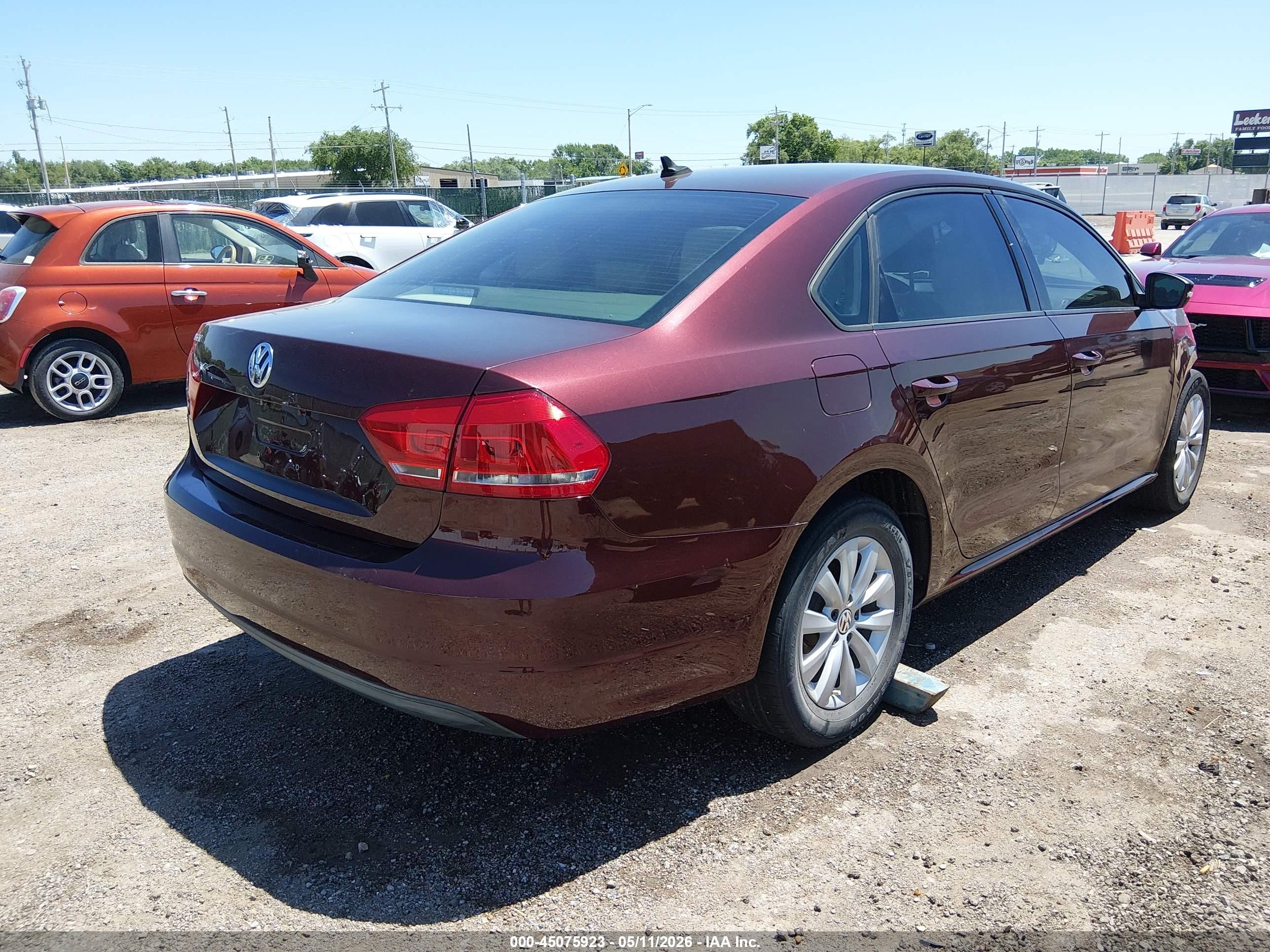2014 Volkswagen Passat 2.5l Wolfsburg Edition Burgundy vin: 1VWAH7A30EC015373