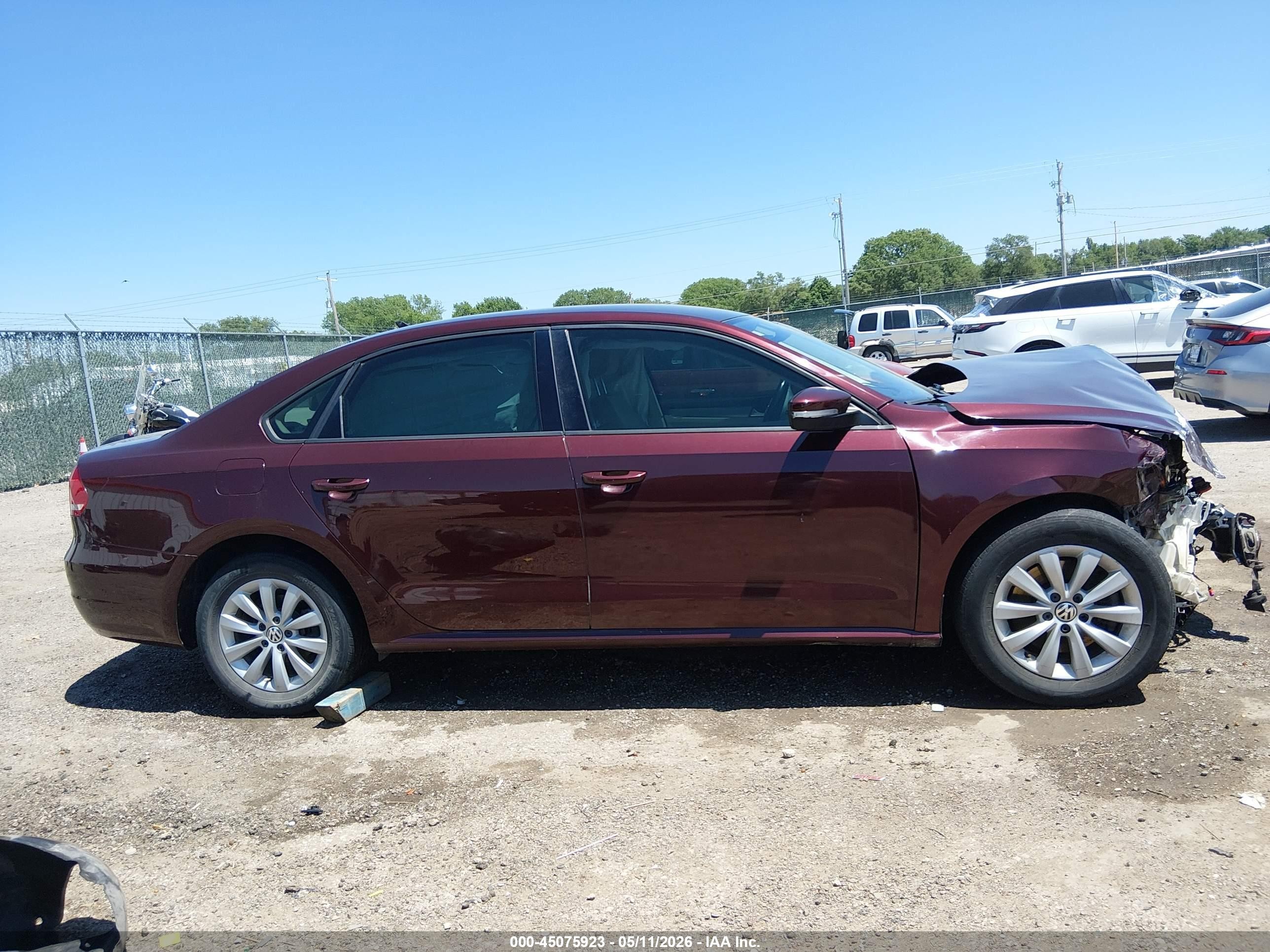 2014 Volkswagen Passat 2.5l Wolfsburg Edition Burgundy vin: 1VWAH7A30EC015373
