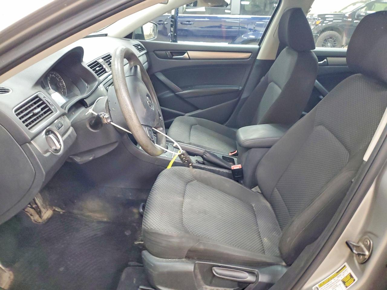 2013 Volkswagen Passat S Silver vin: 1VWAH7A31DC040524
