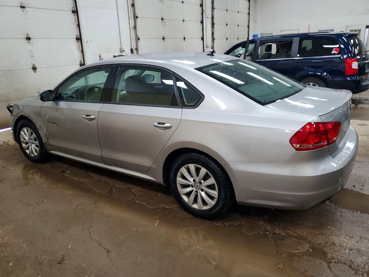 2013 Volkswagen Passat S Silver vin: 1VWAH7A31DC040524