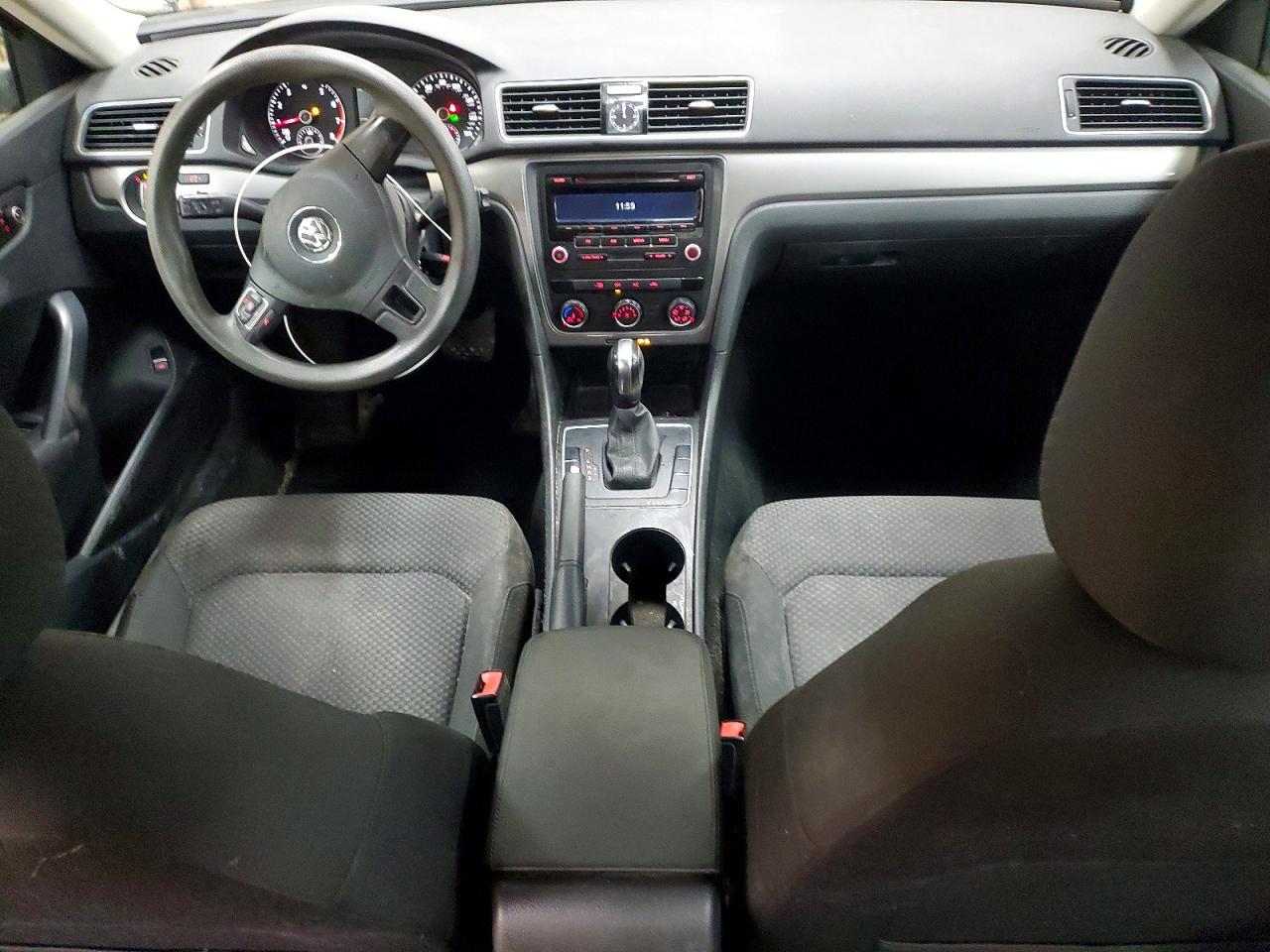 2013 Volkswagen Passat S Silver vin: 1VWAH7A31DC040524