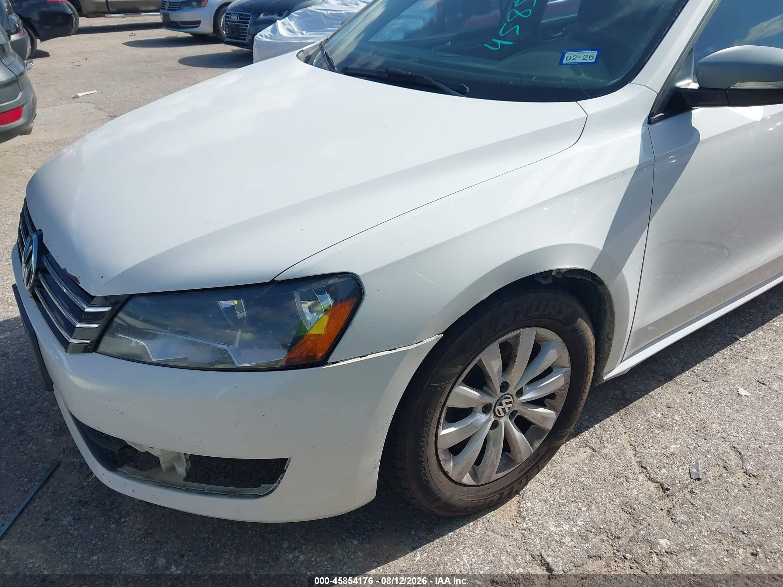 2013 Volkswagen Passat 2.5l S Белый vin: 1VWAH7A31DC053645