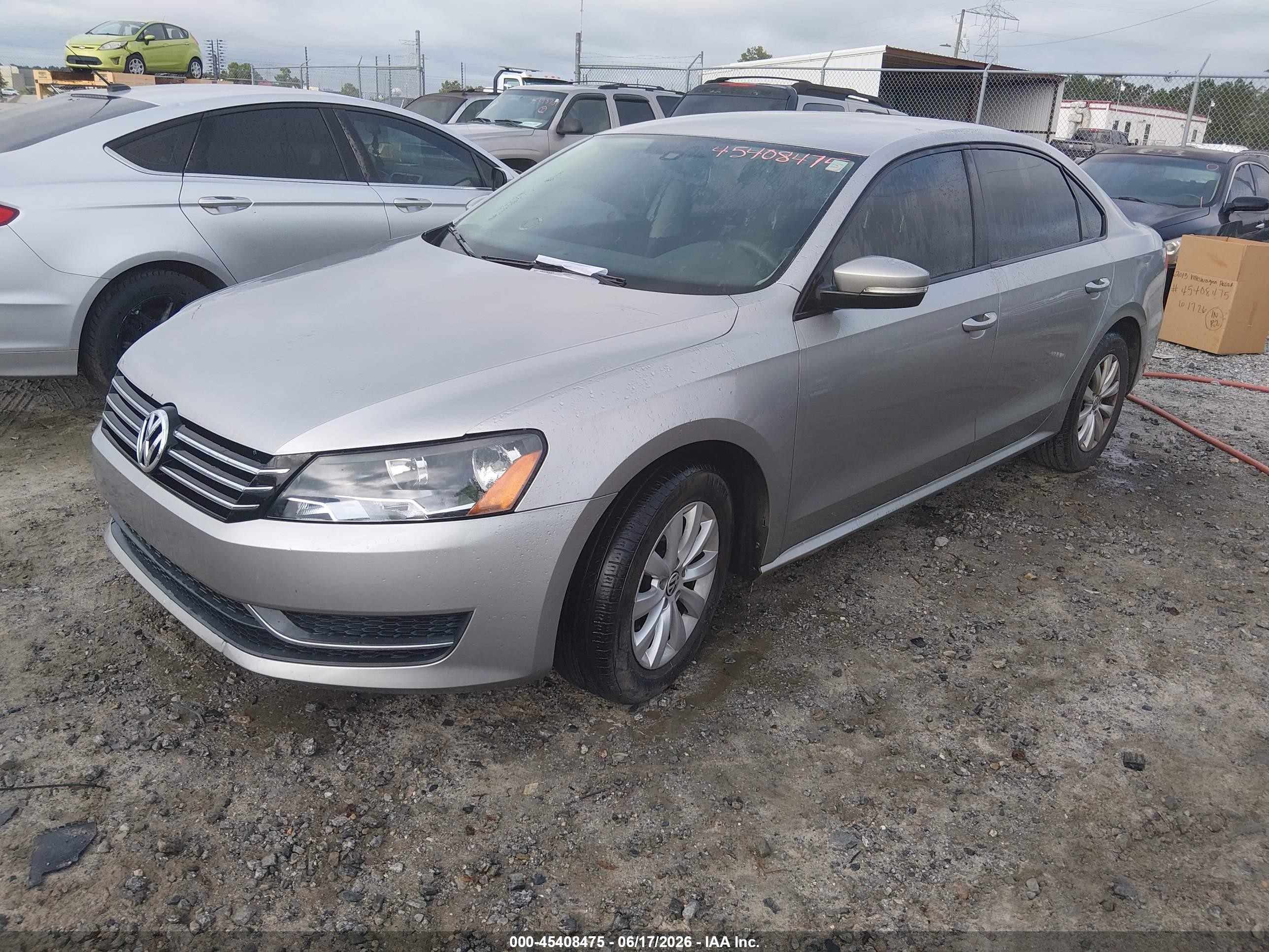 2013 Volkswagen Passat S Silver vin: 1VWAH7A31DC071711