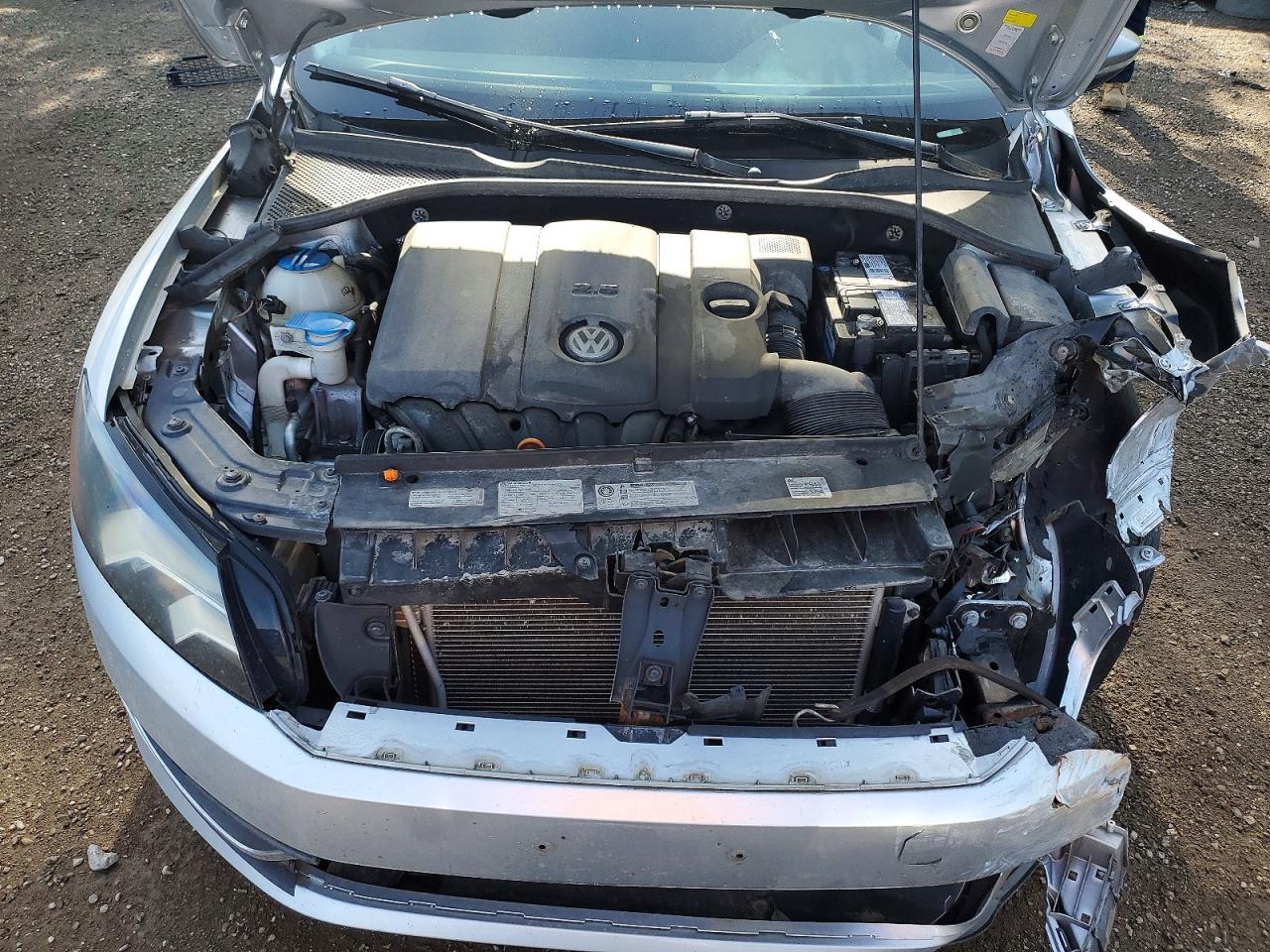 2012 Volkswagen Passat S Silver vin: 1VWAH7A32CC009877