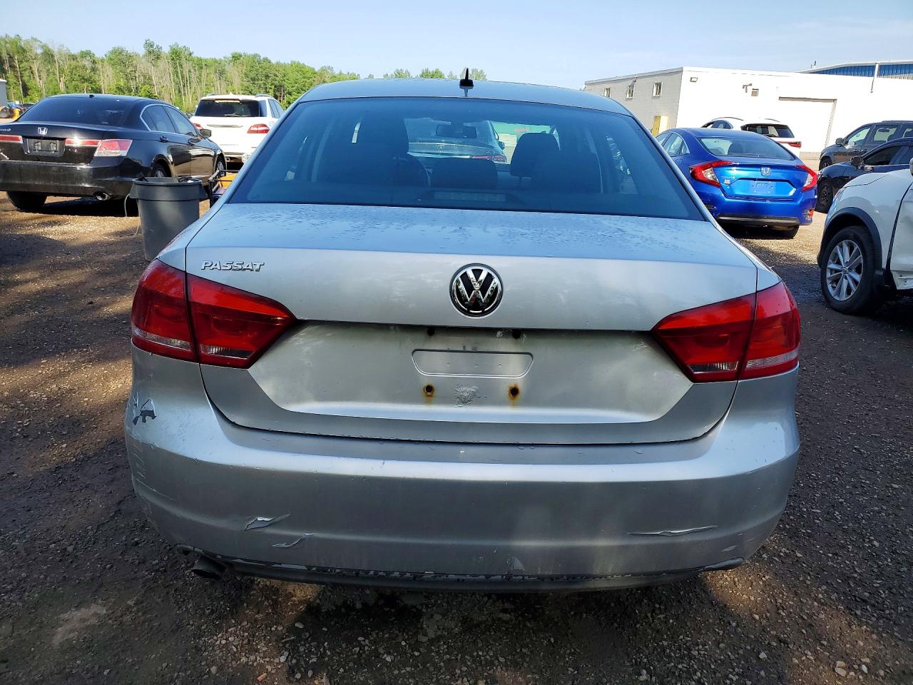 2012 Volkswagen Passat S Silver vin: 1VWAH7A32CC009877